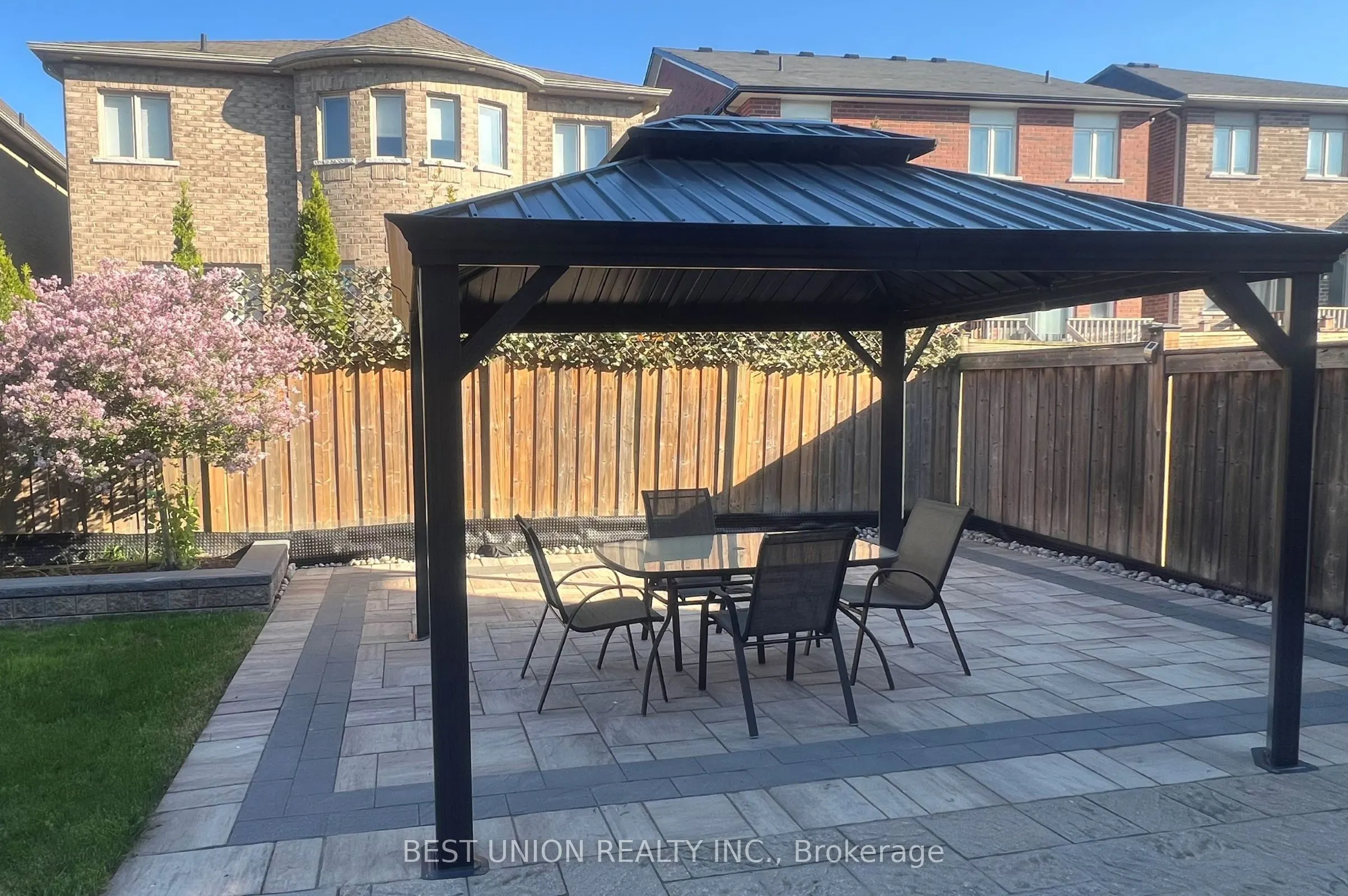 1183 Mctavish Drive