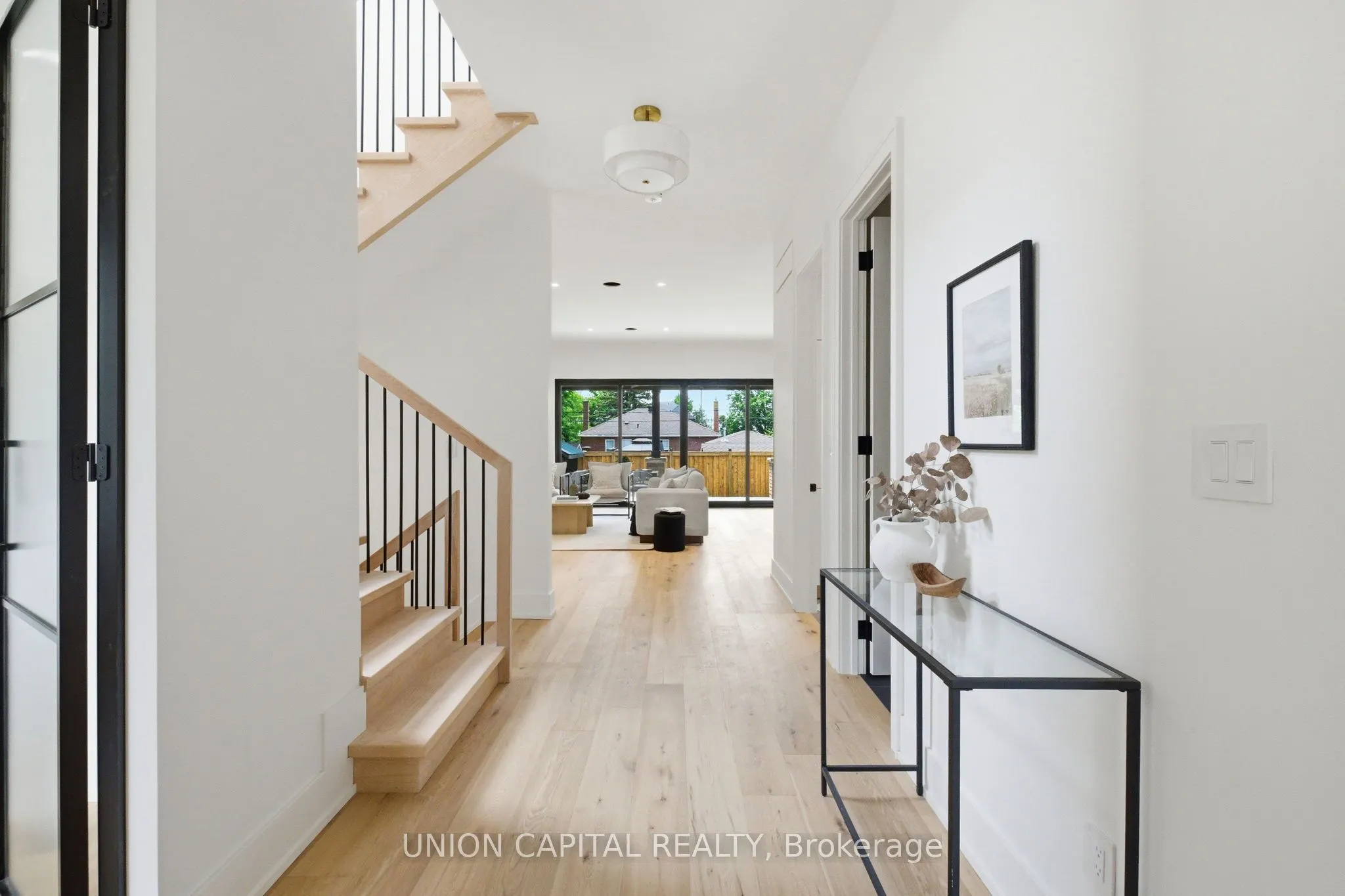 106 Hawthorn Avenue