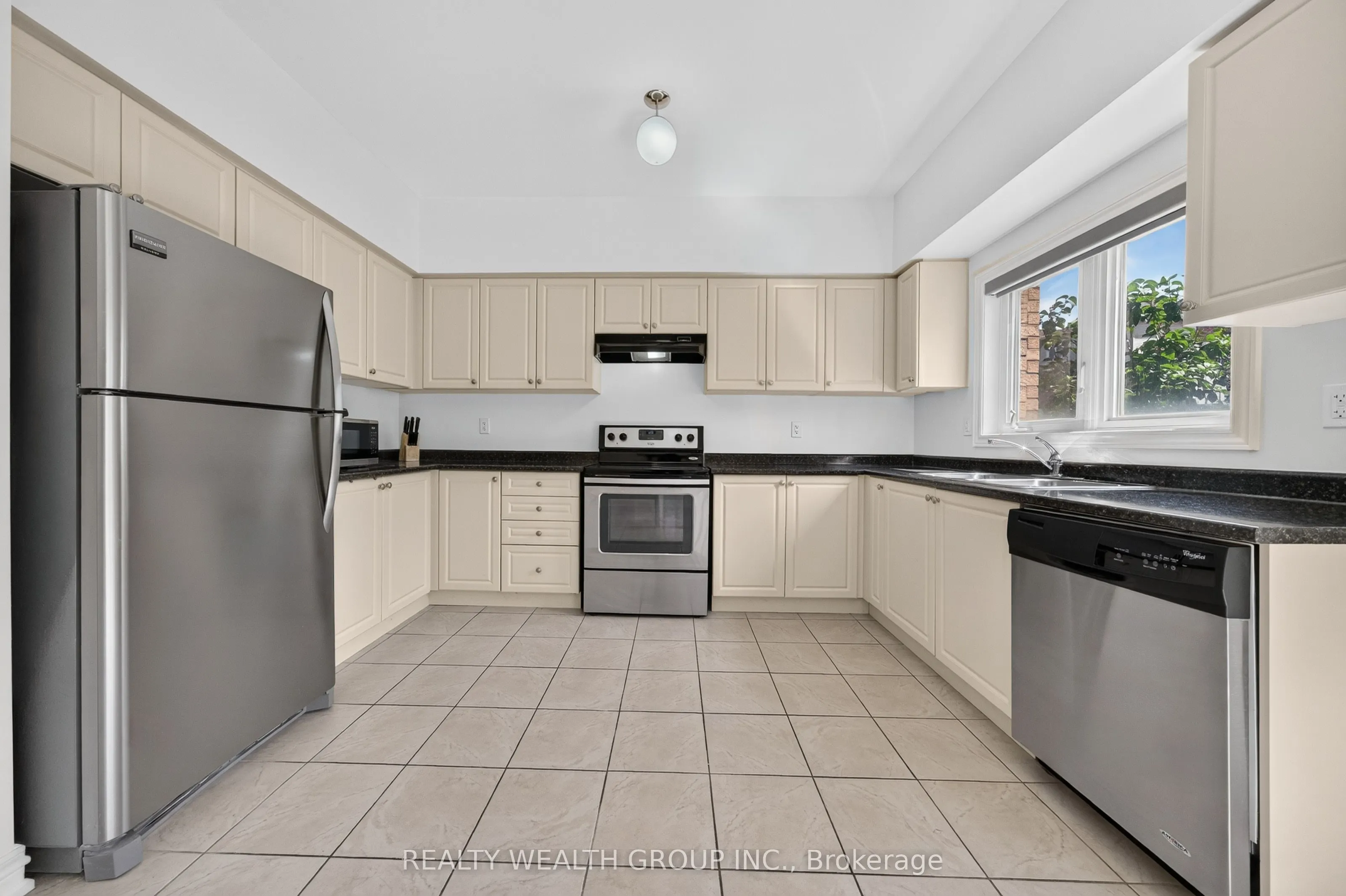 35 Matthewson Avenue