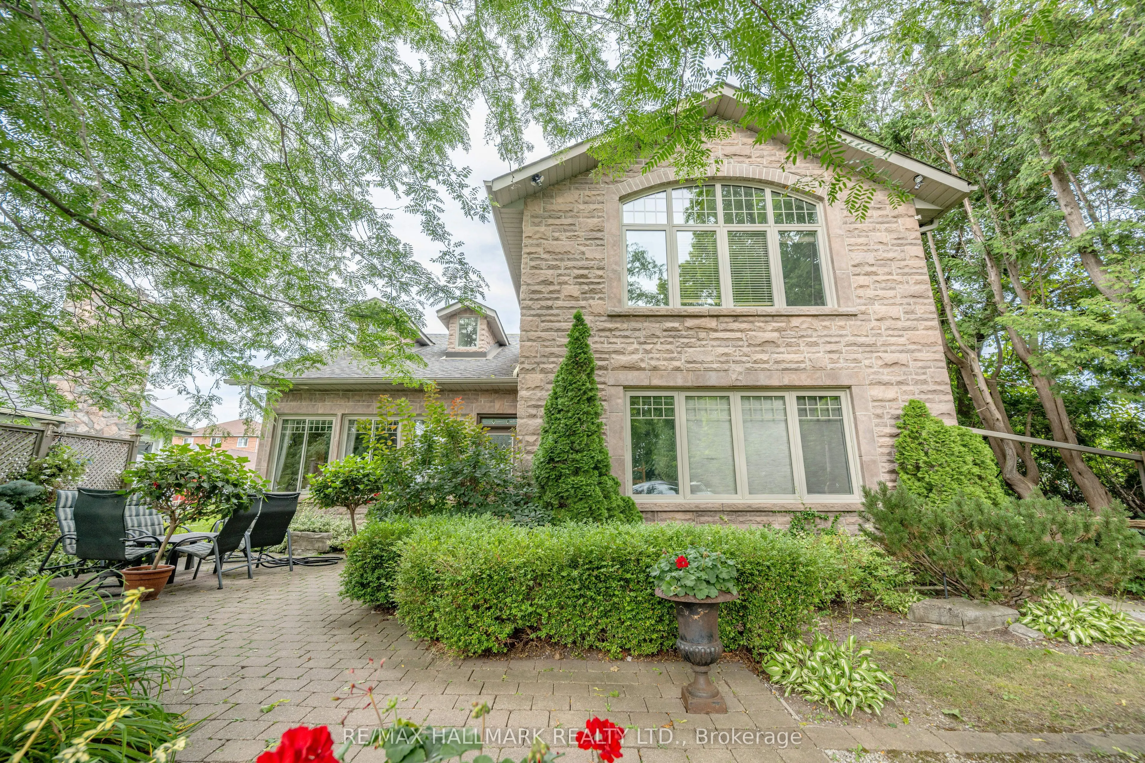 361 Lake Drive N
