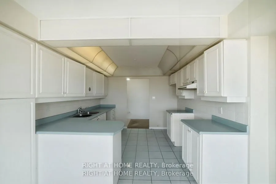 610 Bullock Drive #803