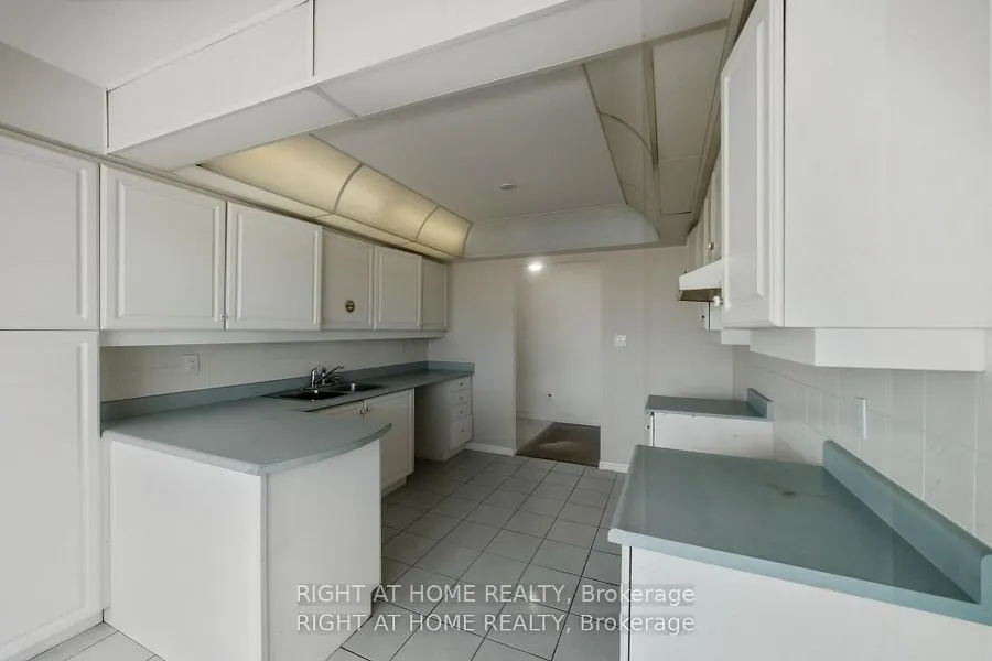610 Bullock Drive #803