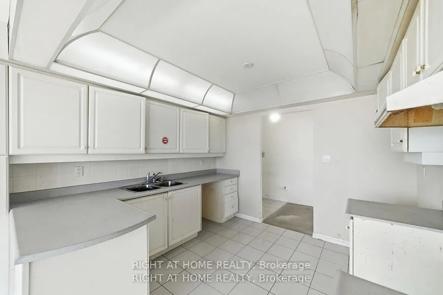 610 Bullock Drive #803