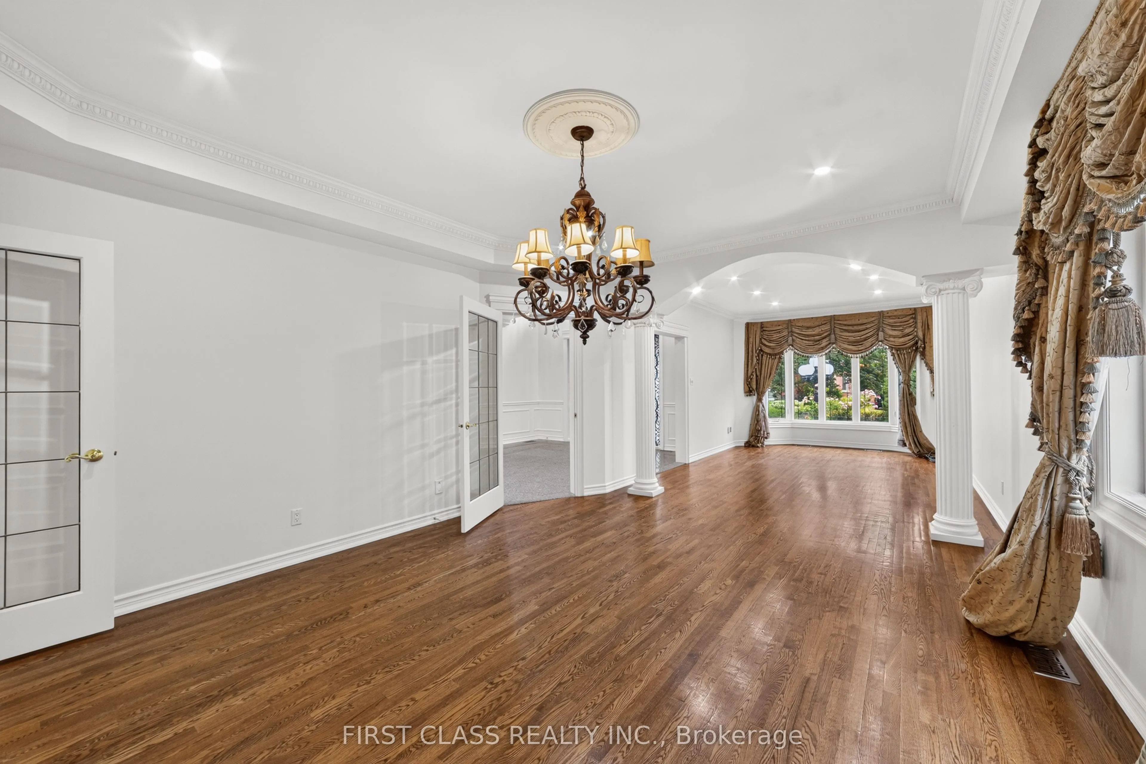67 Black Walnut Crescent