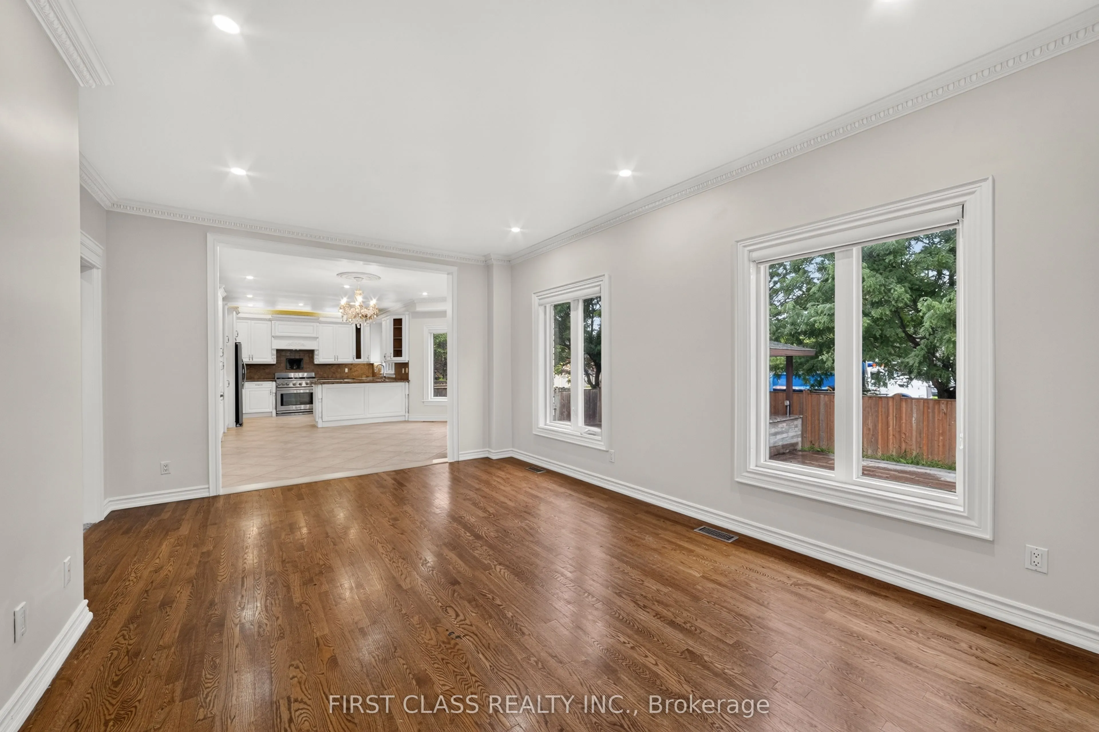67 Black Walnut Crescent