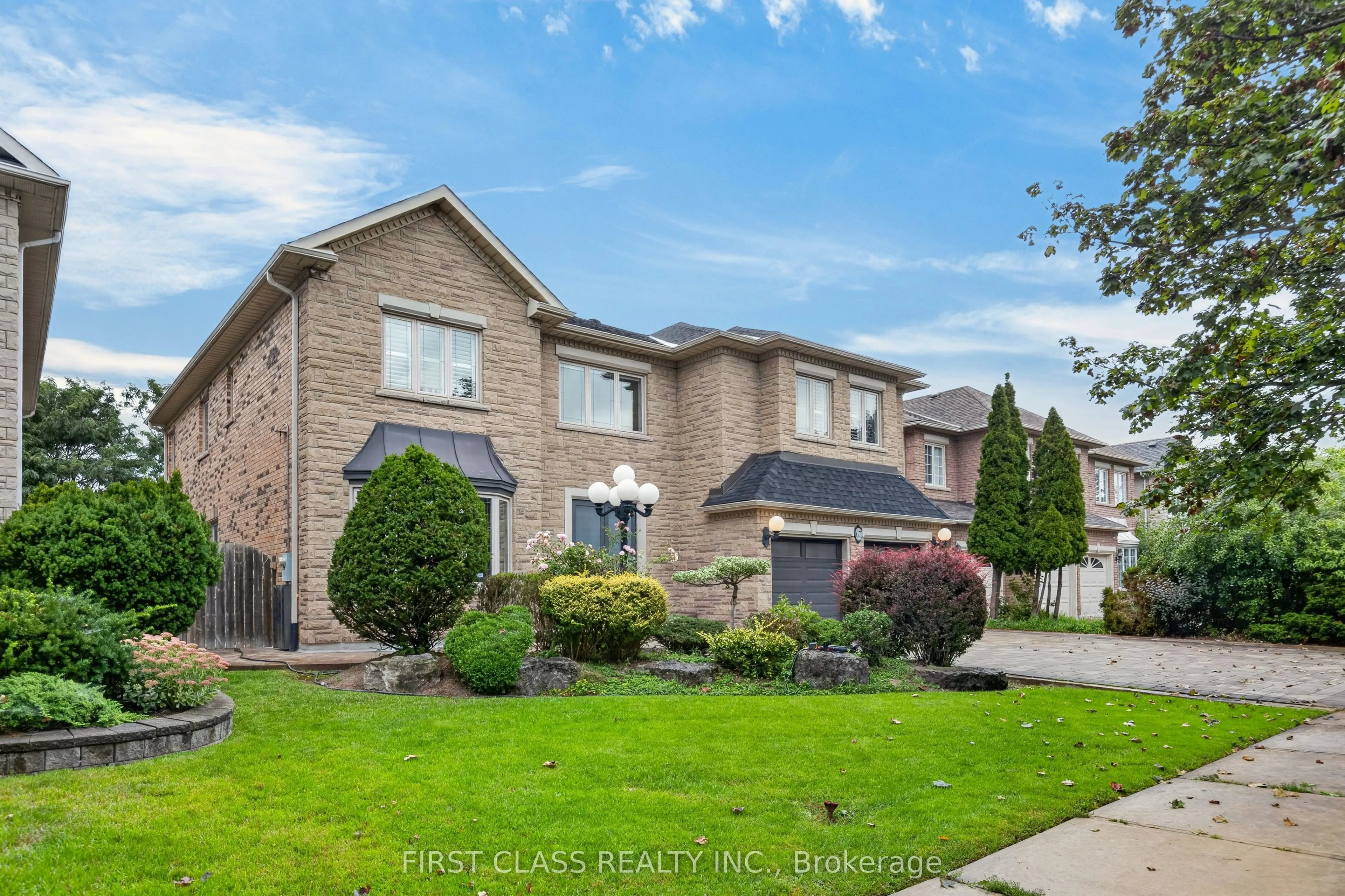 67 Black Walnut Crescent