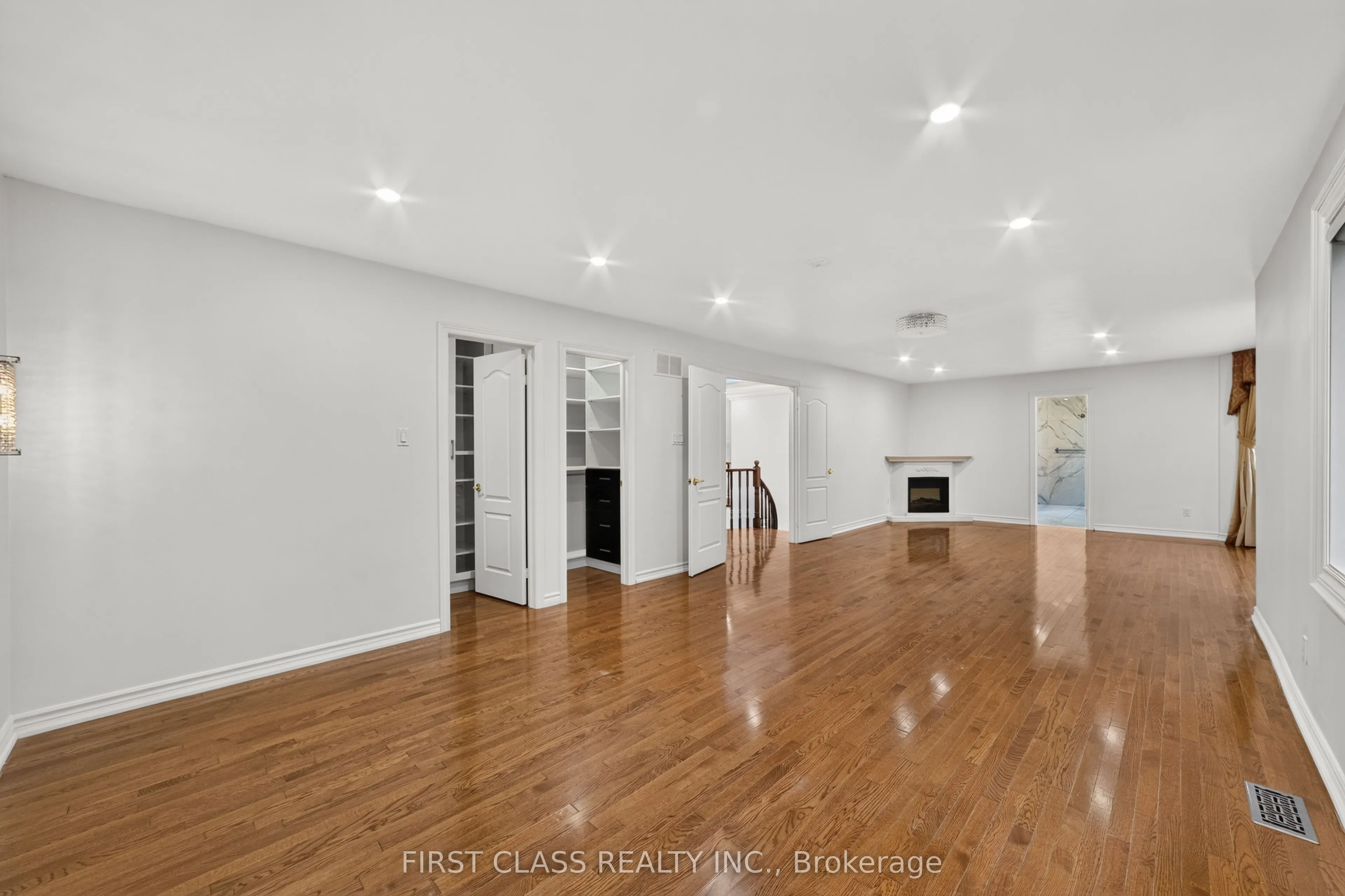 67 Black Walnut Crescent