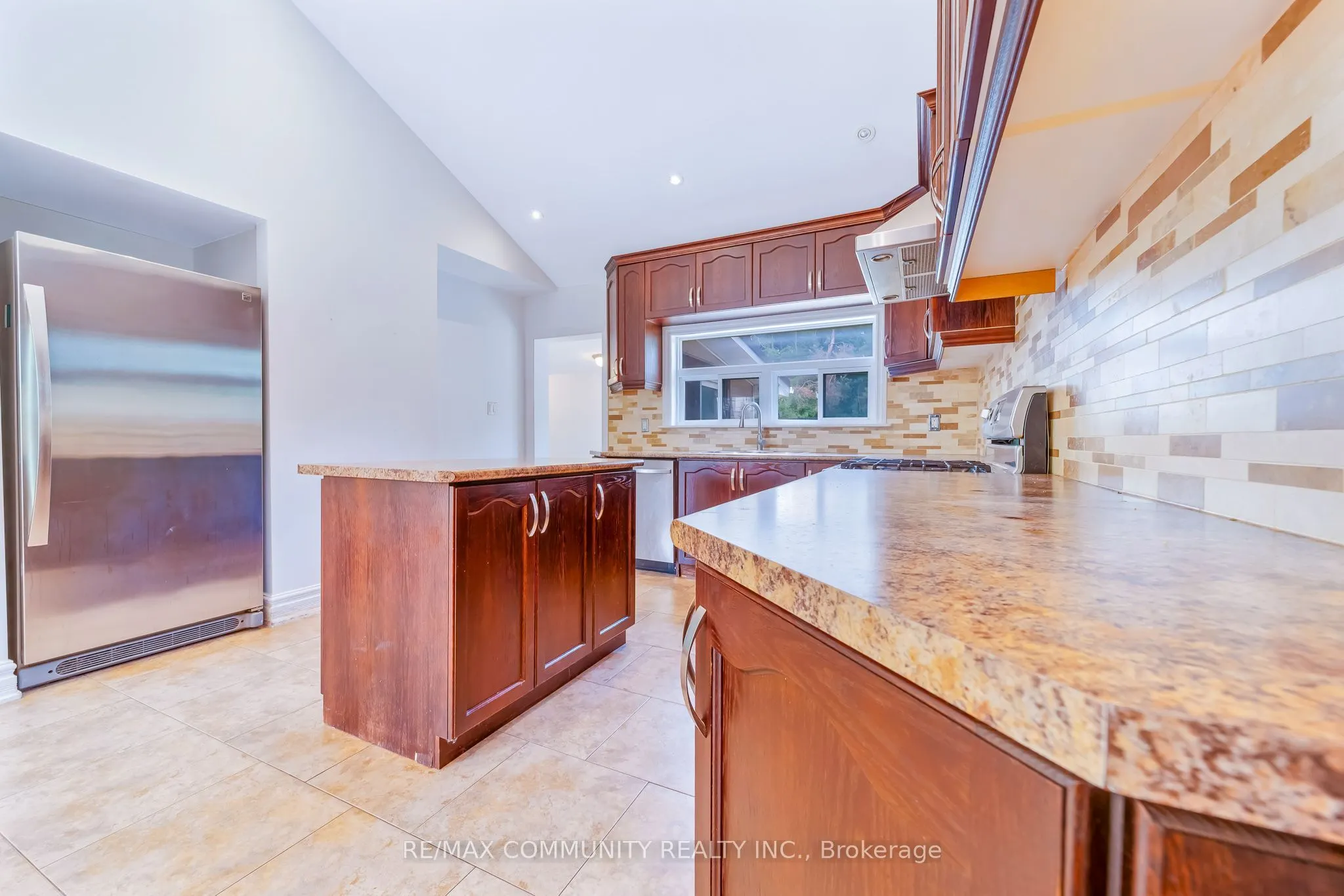 5154 Aurora Road