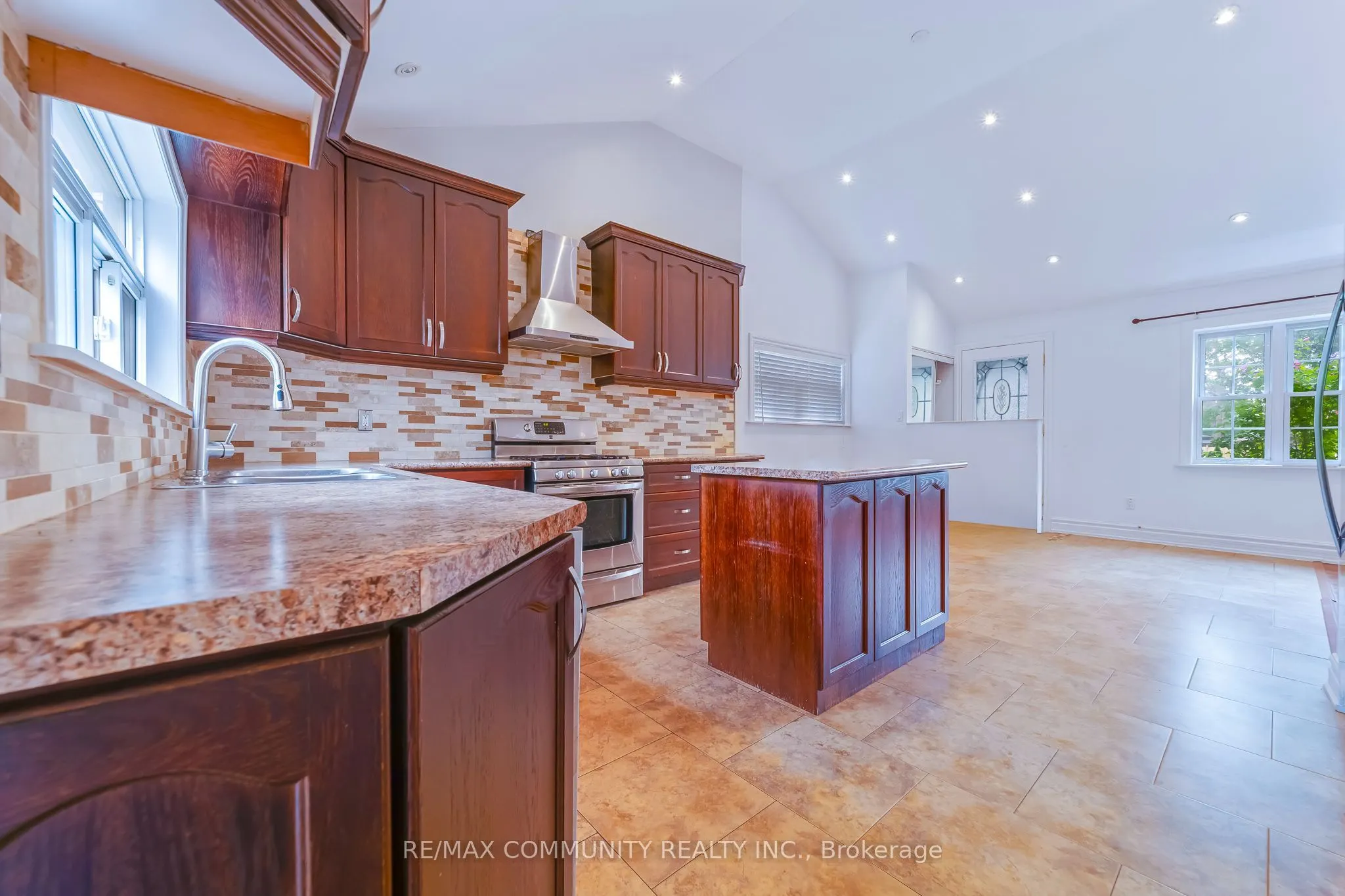 5154 Aurora Road