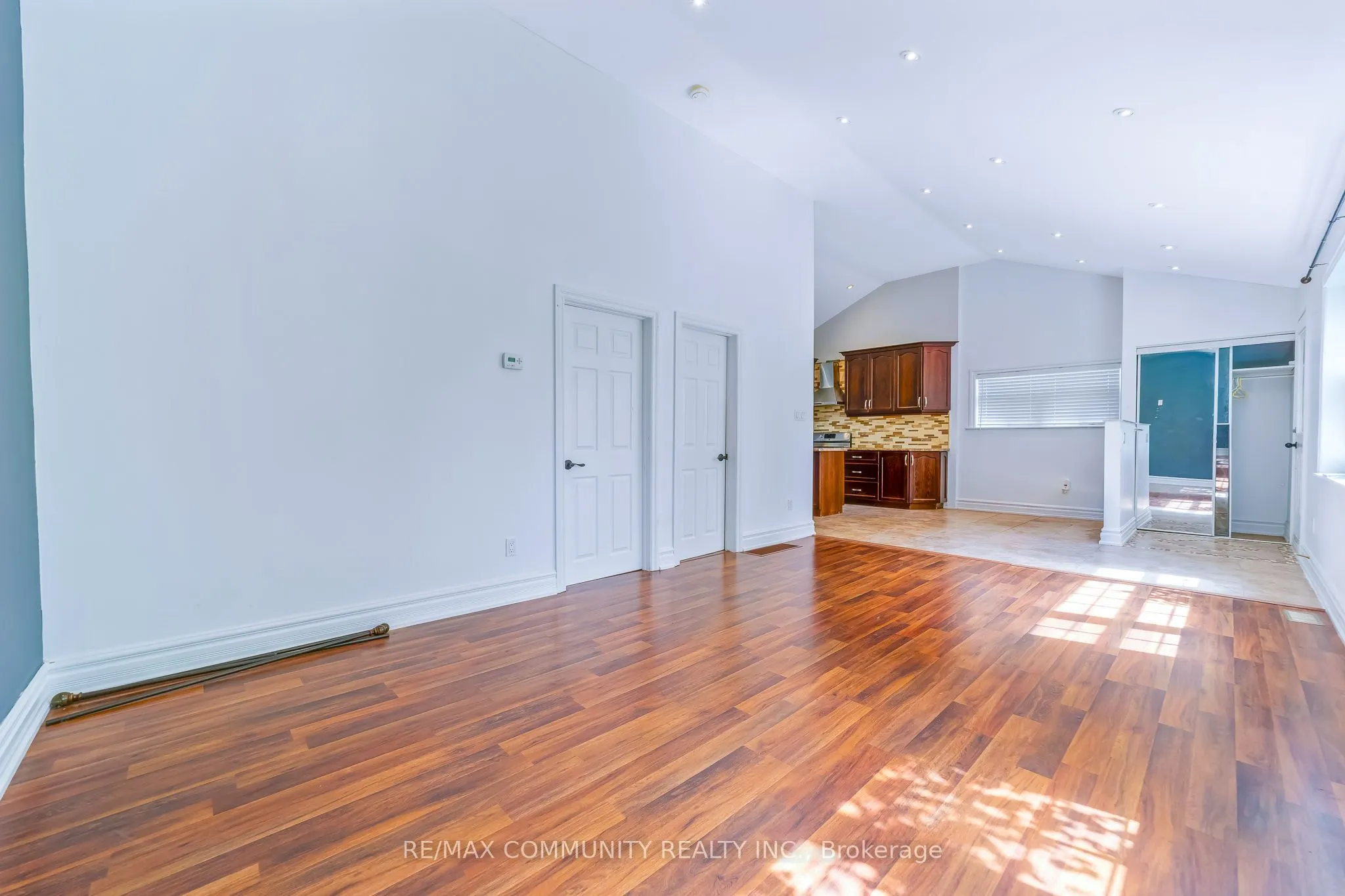 5154 Aurora Road