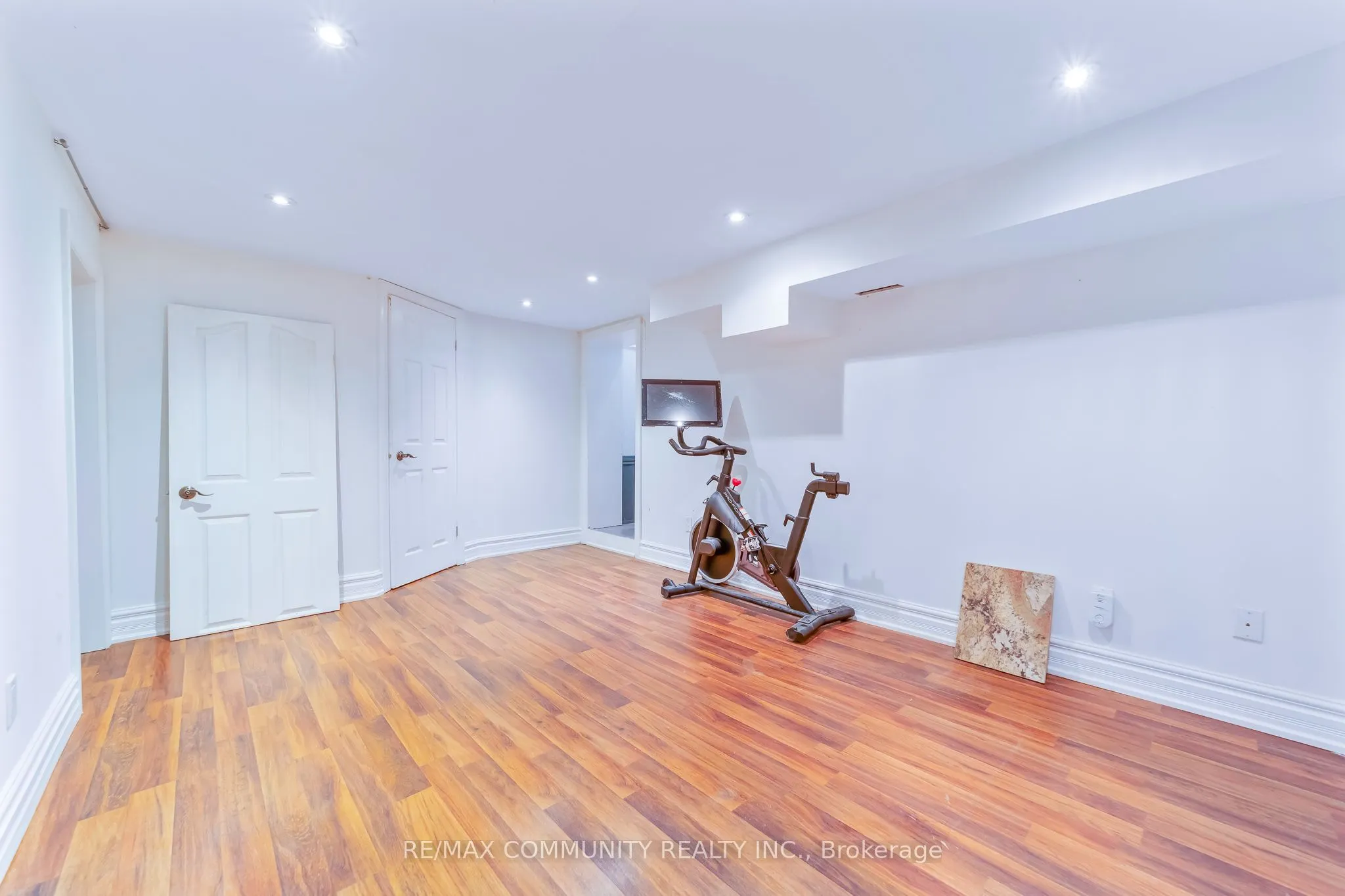 5154 Aurora Road