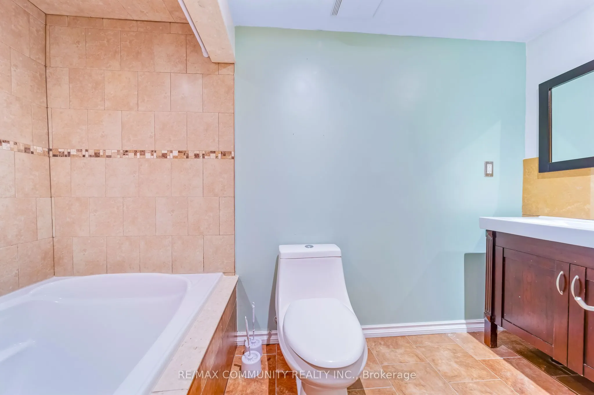 5154 Aurora Road