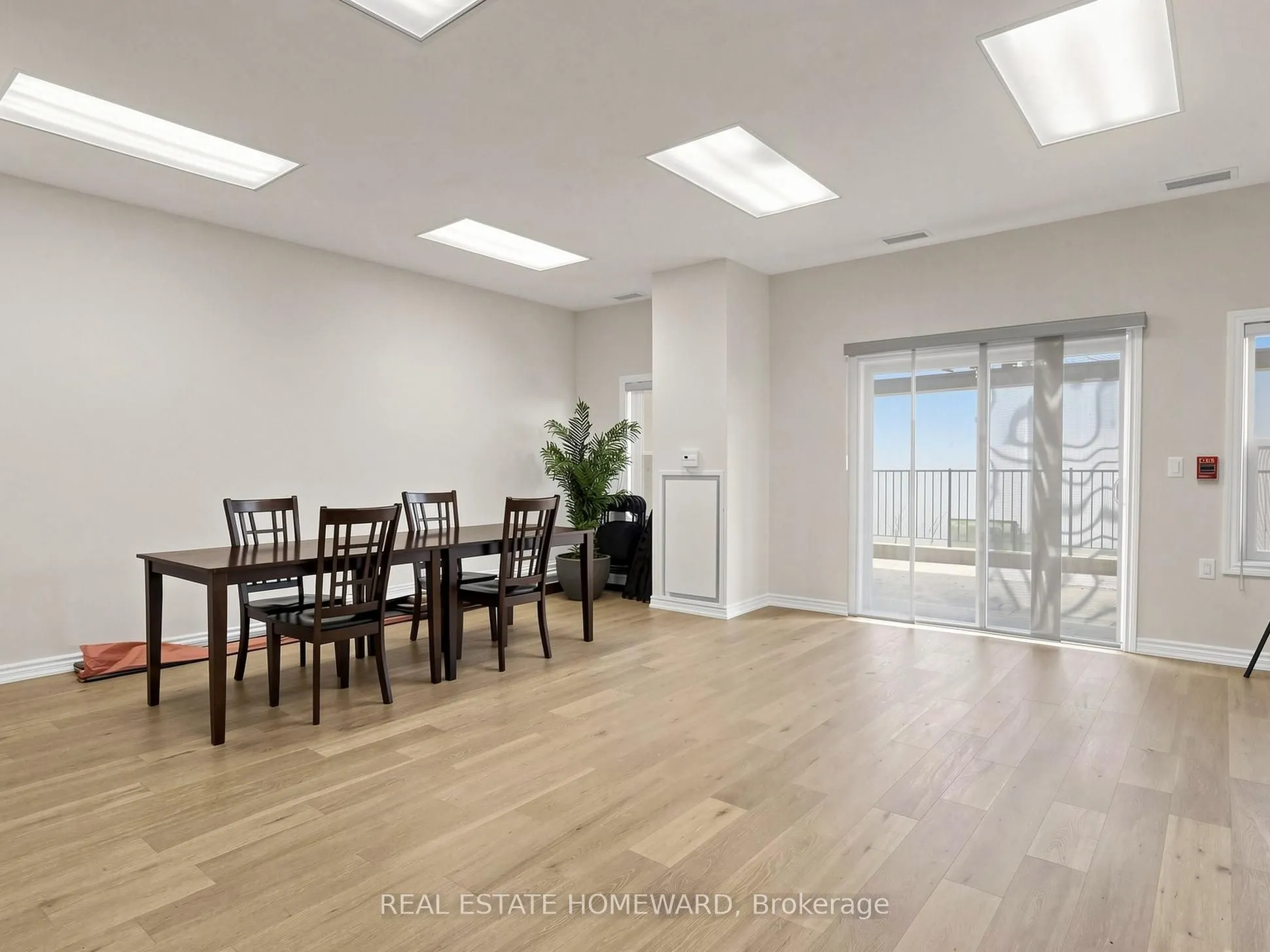15450 Yonge Street #309