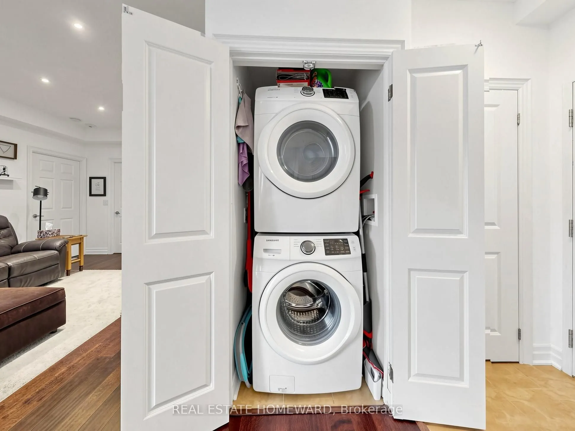 15450 Yonge Street #309