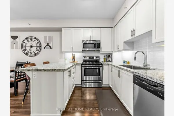 24 Woodstream Boulevard