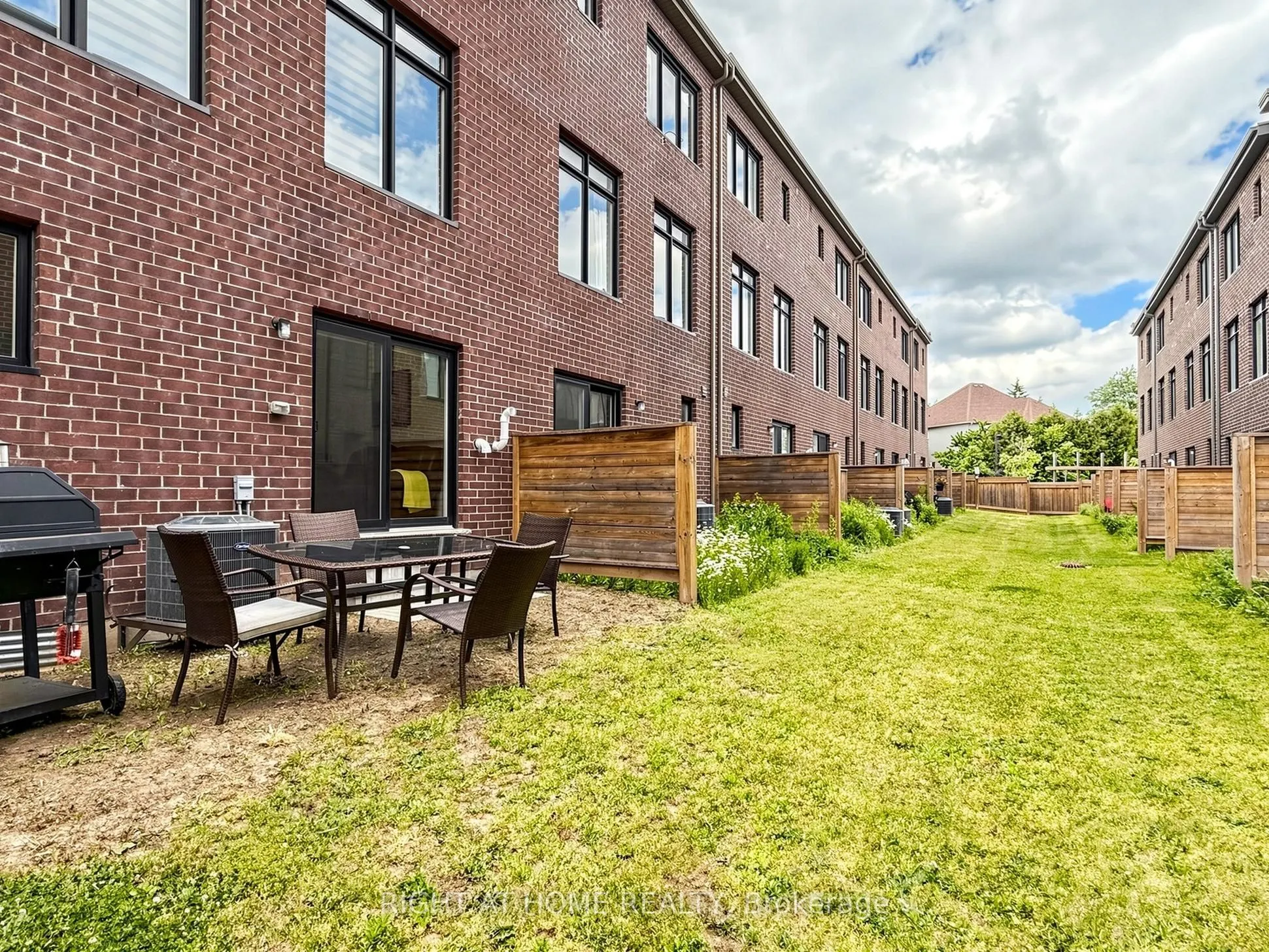 23 Moneypenny Place