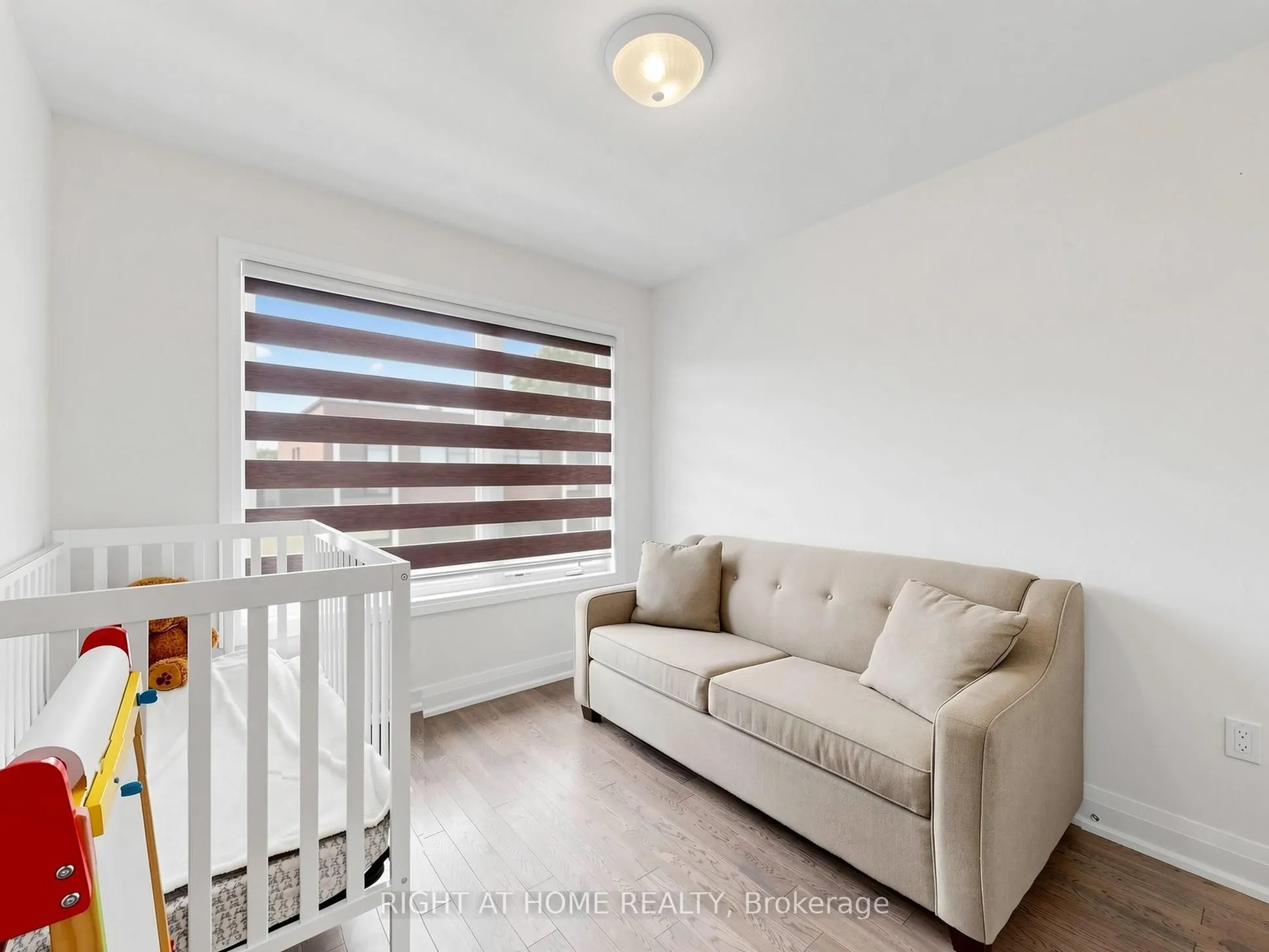 23 Moneypenny Place