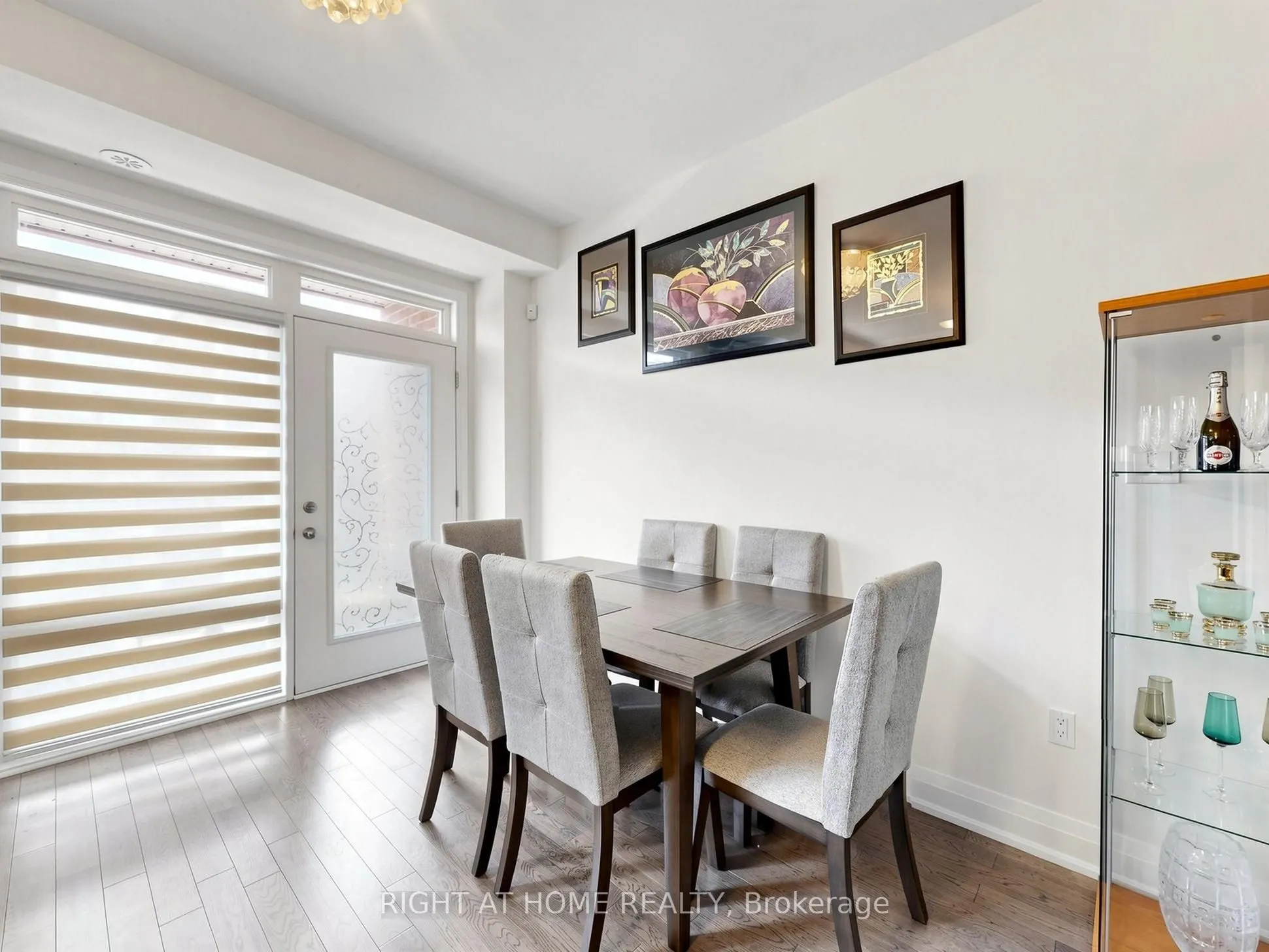 23 Moneypenny Place
