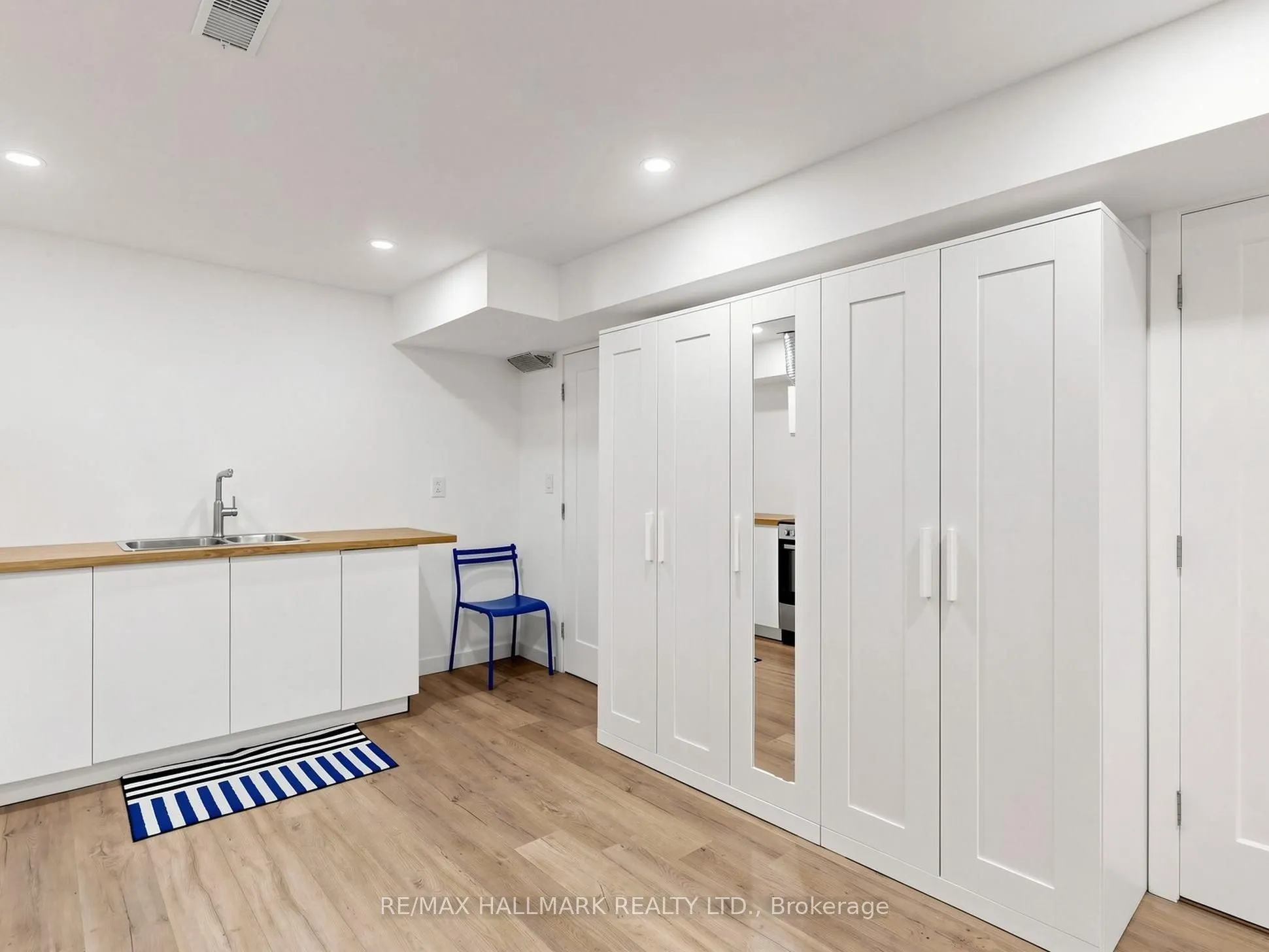 400 Handley Crescent