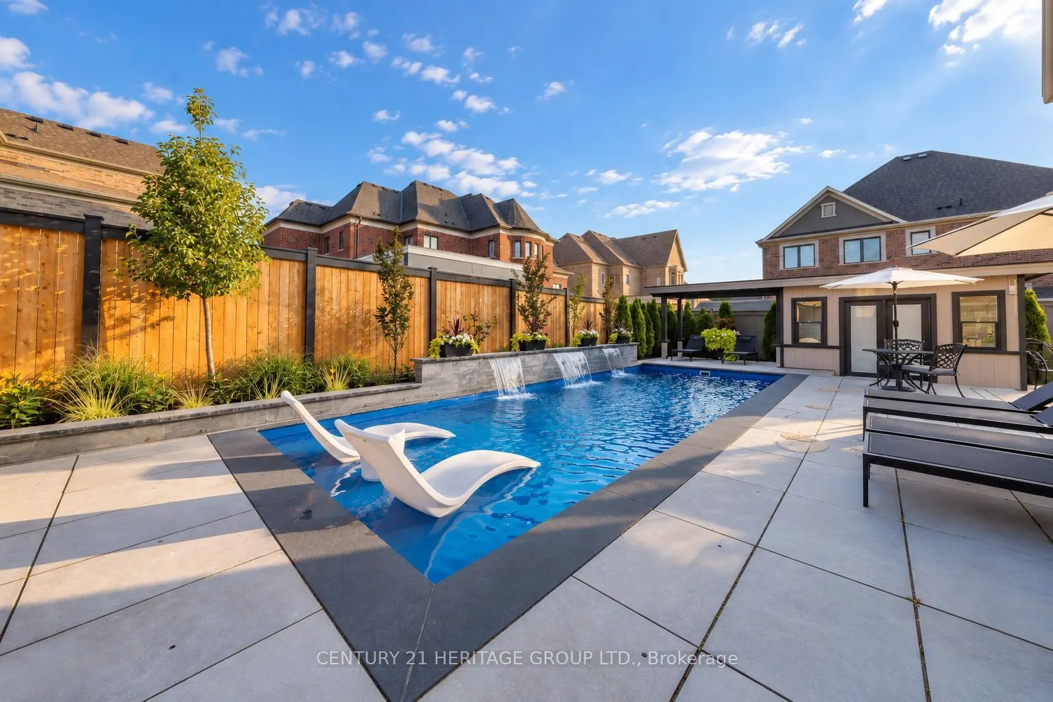 43 Sir Henry Court