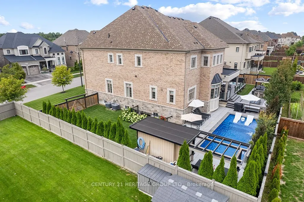 43 Sir Henry Court