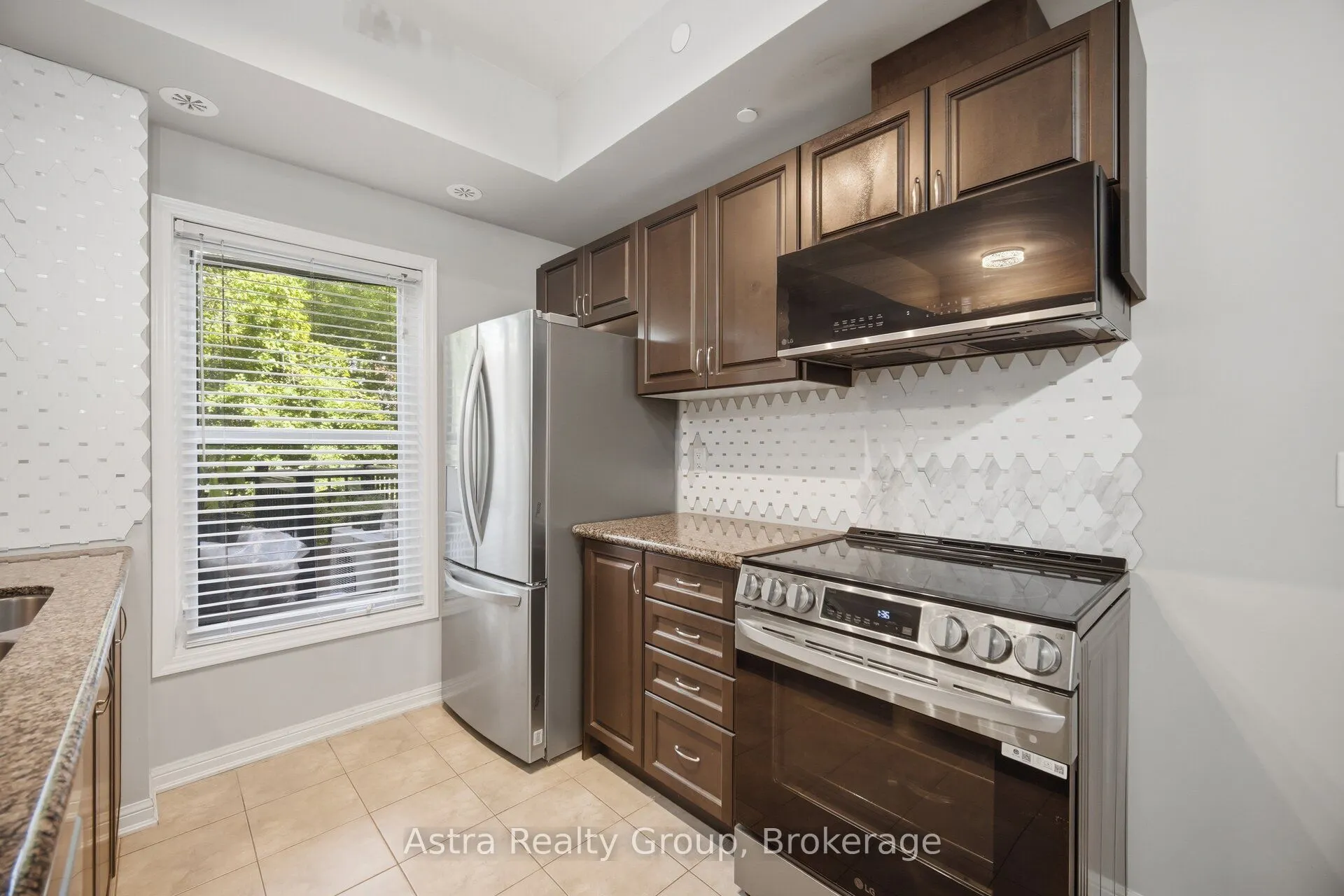 9589 Keele Street #106