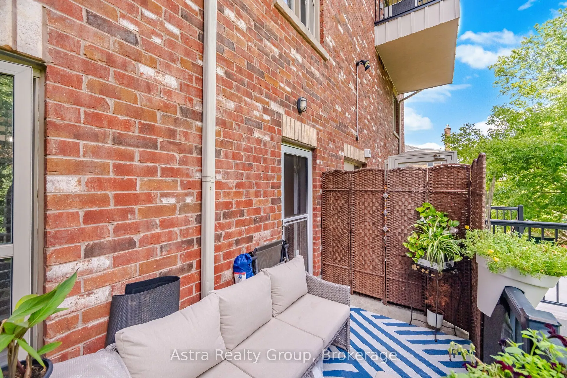 9589 Keele Street #106