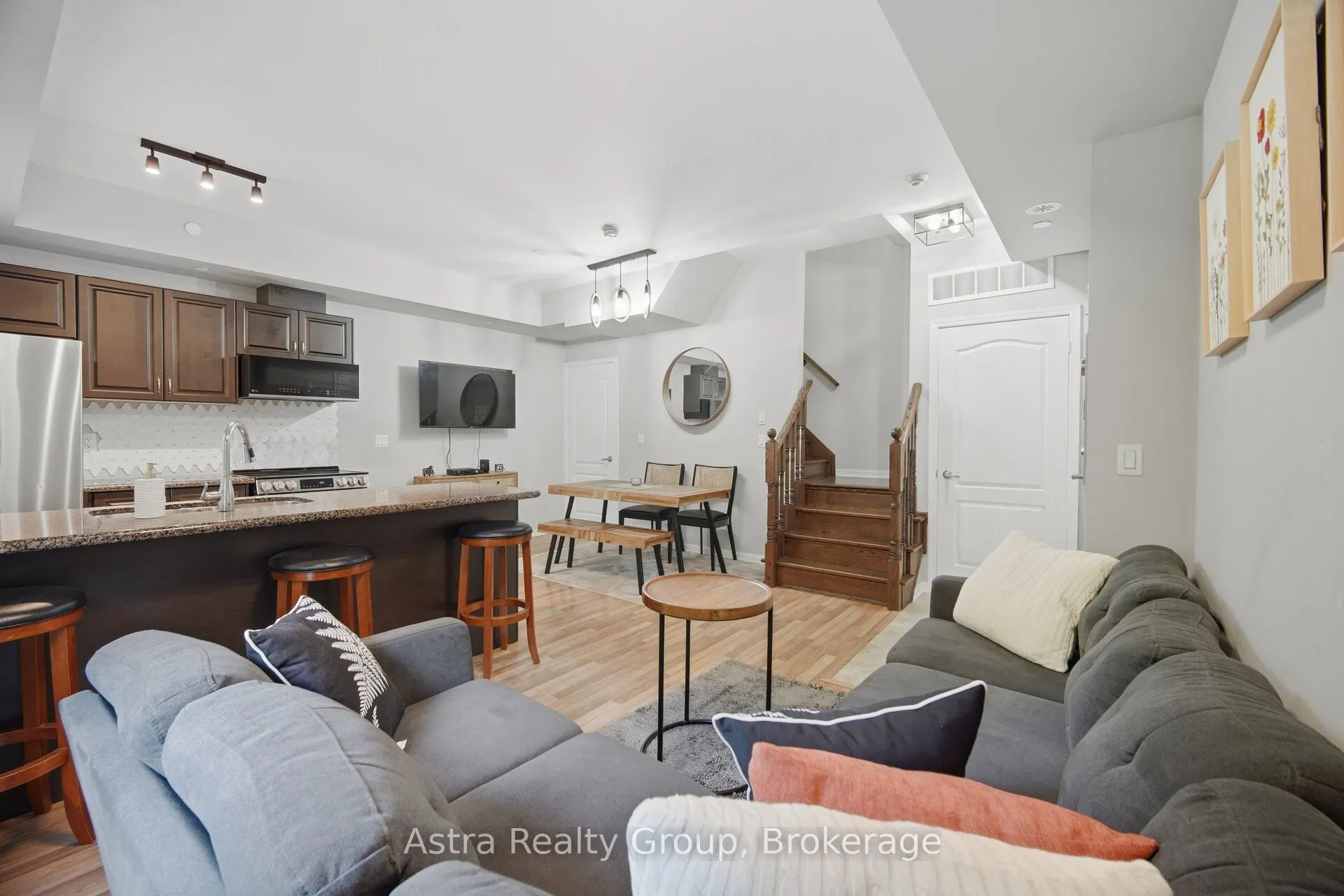 9589 Keele Street #106