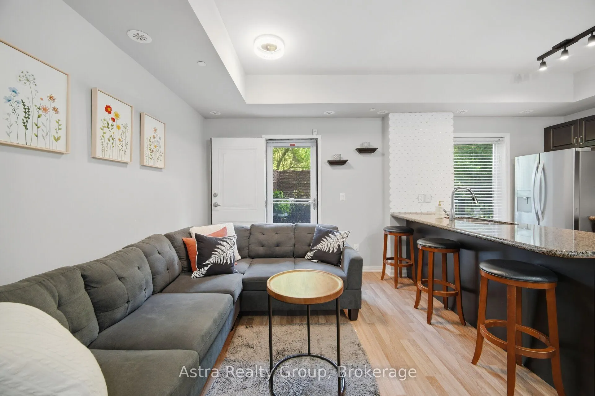 9589 Keele Street #106