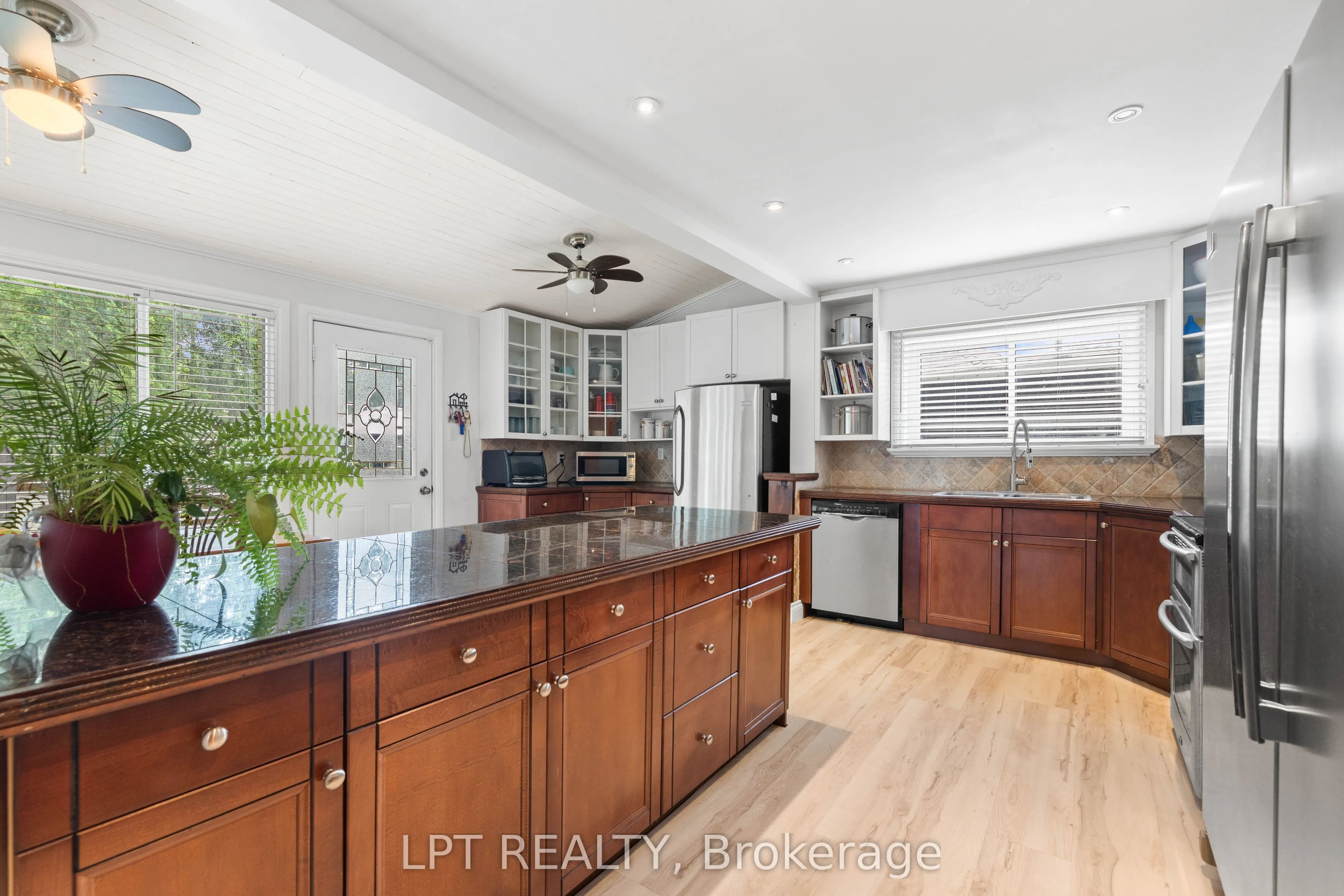 427 Lake Drive E