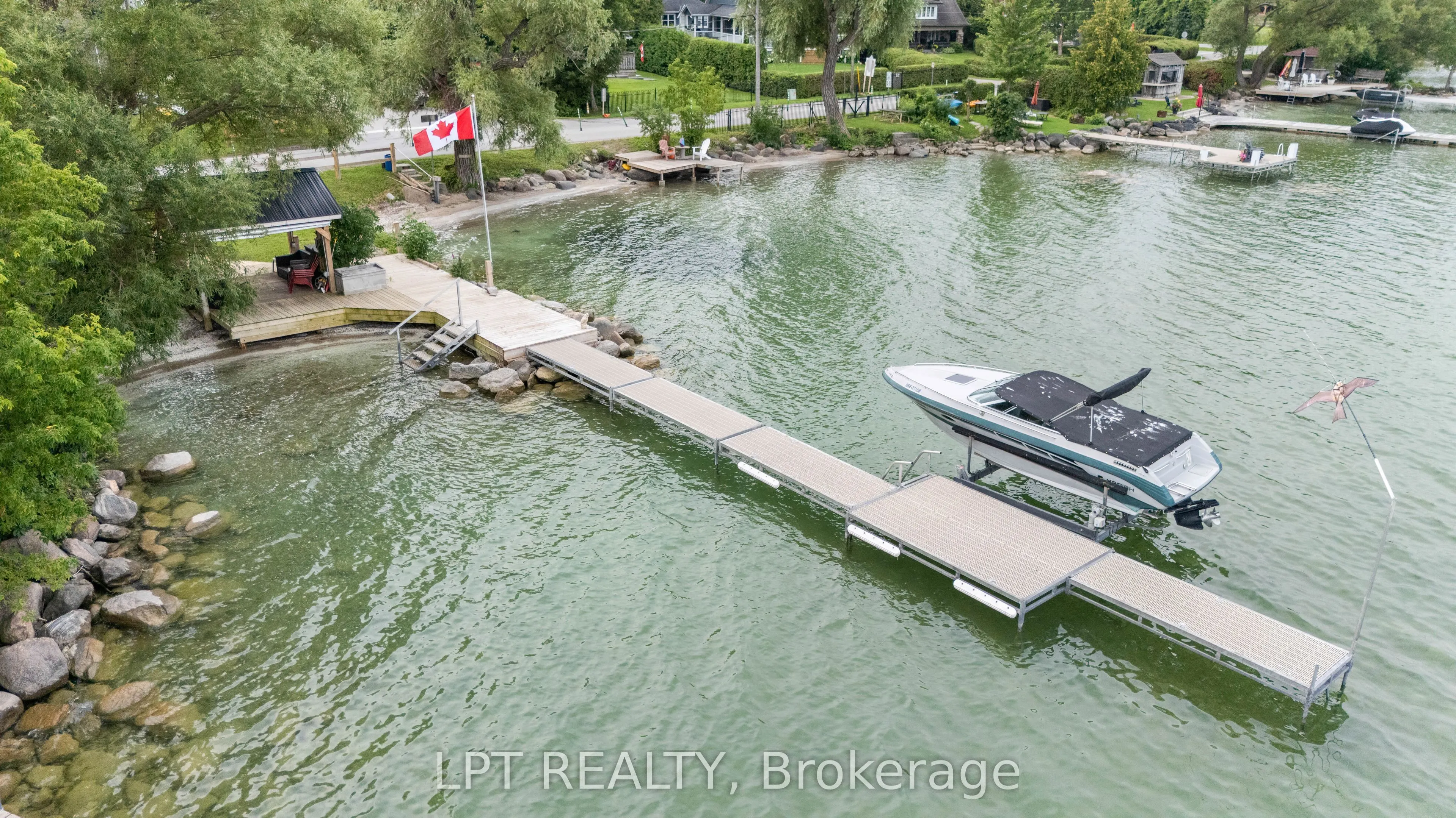 427 Lake Drive E