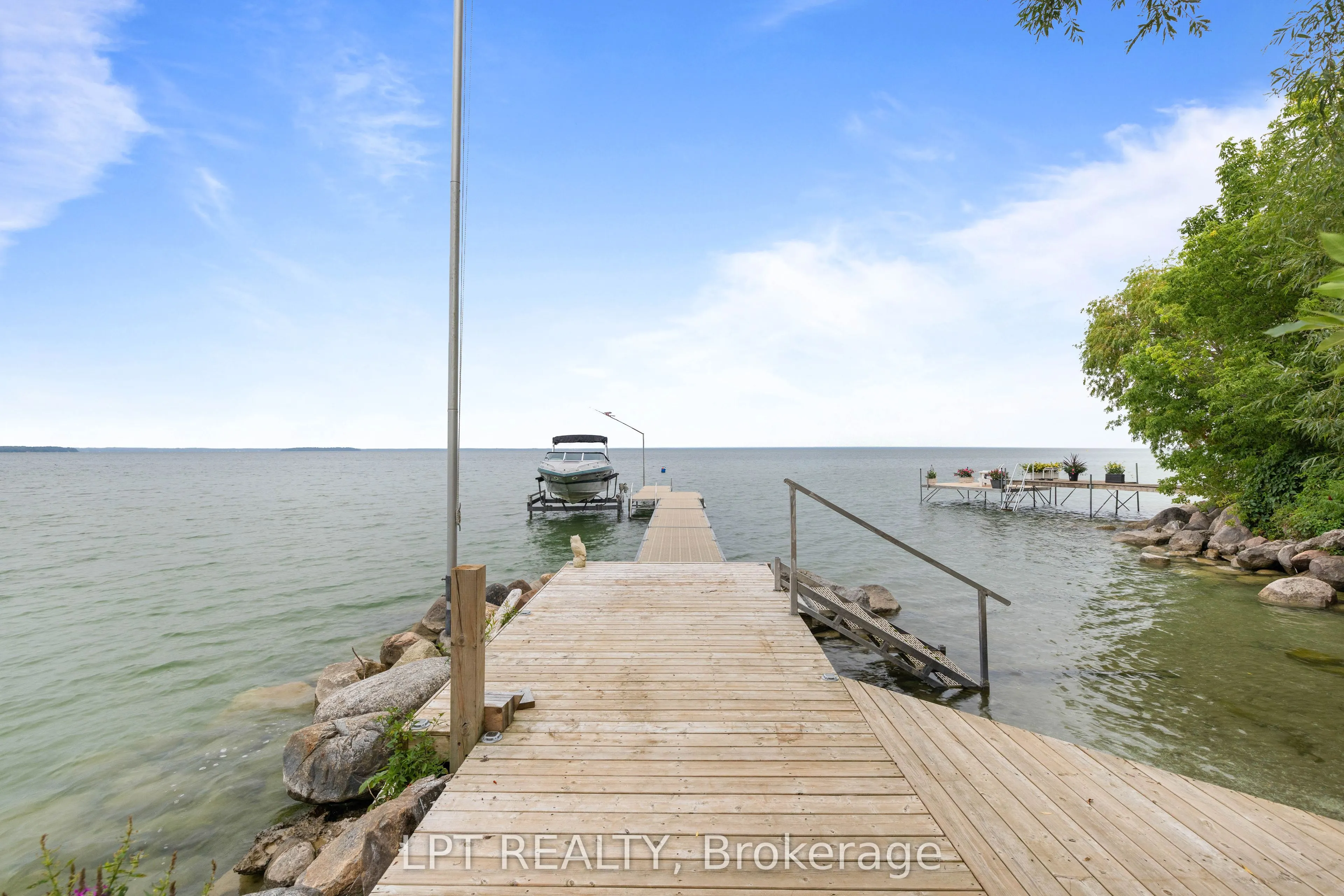427 Lake Drive E