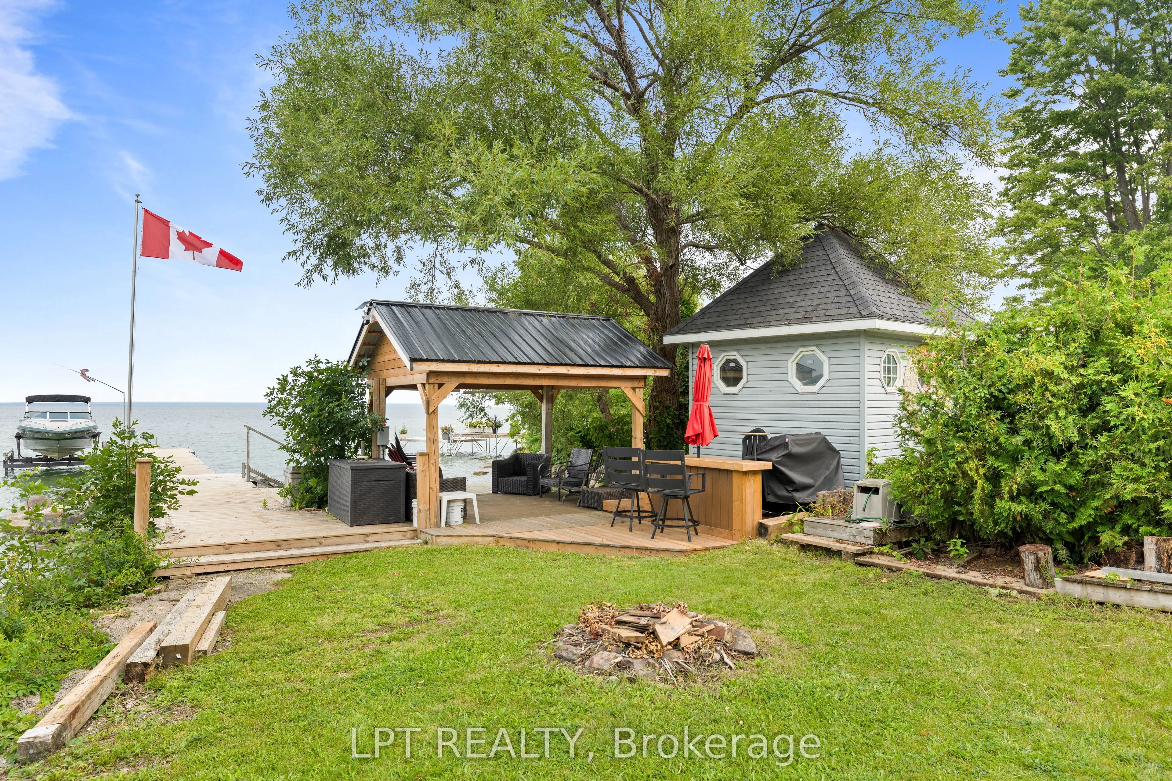 427 Lake Drive E