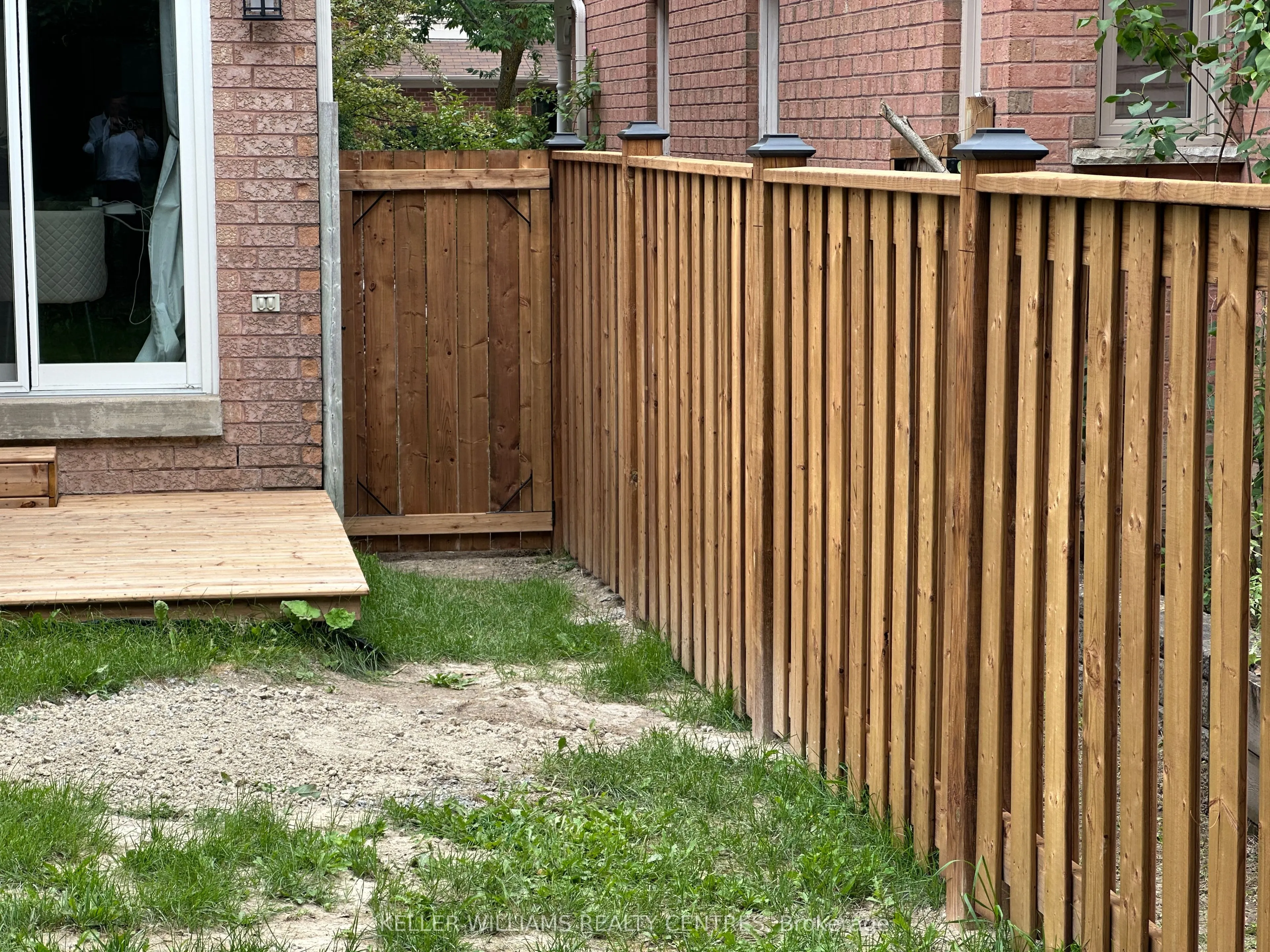 120 Woodroof Crescent