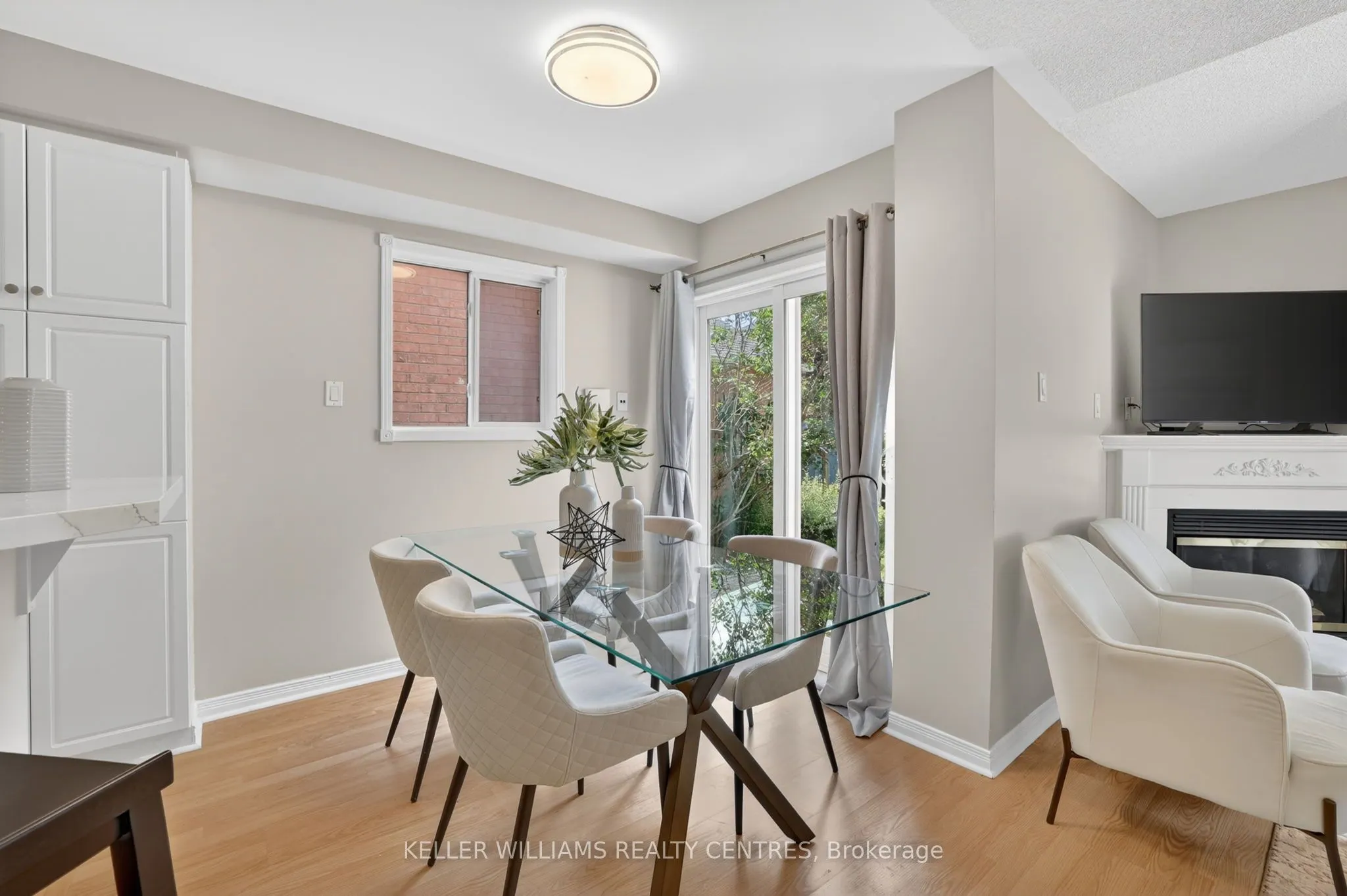 120 Woodroof Crescent