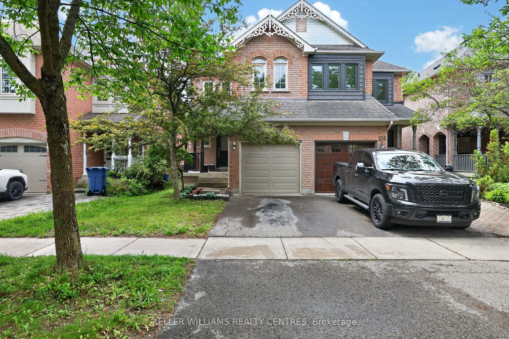 120 Woodroof Crescent