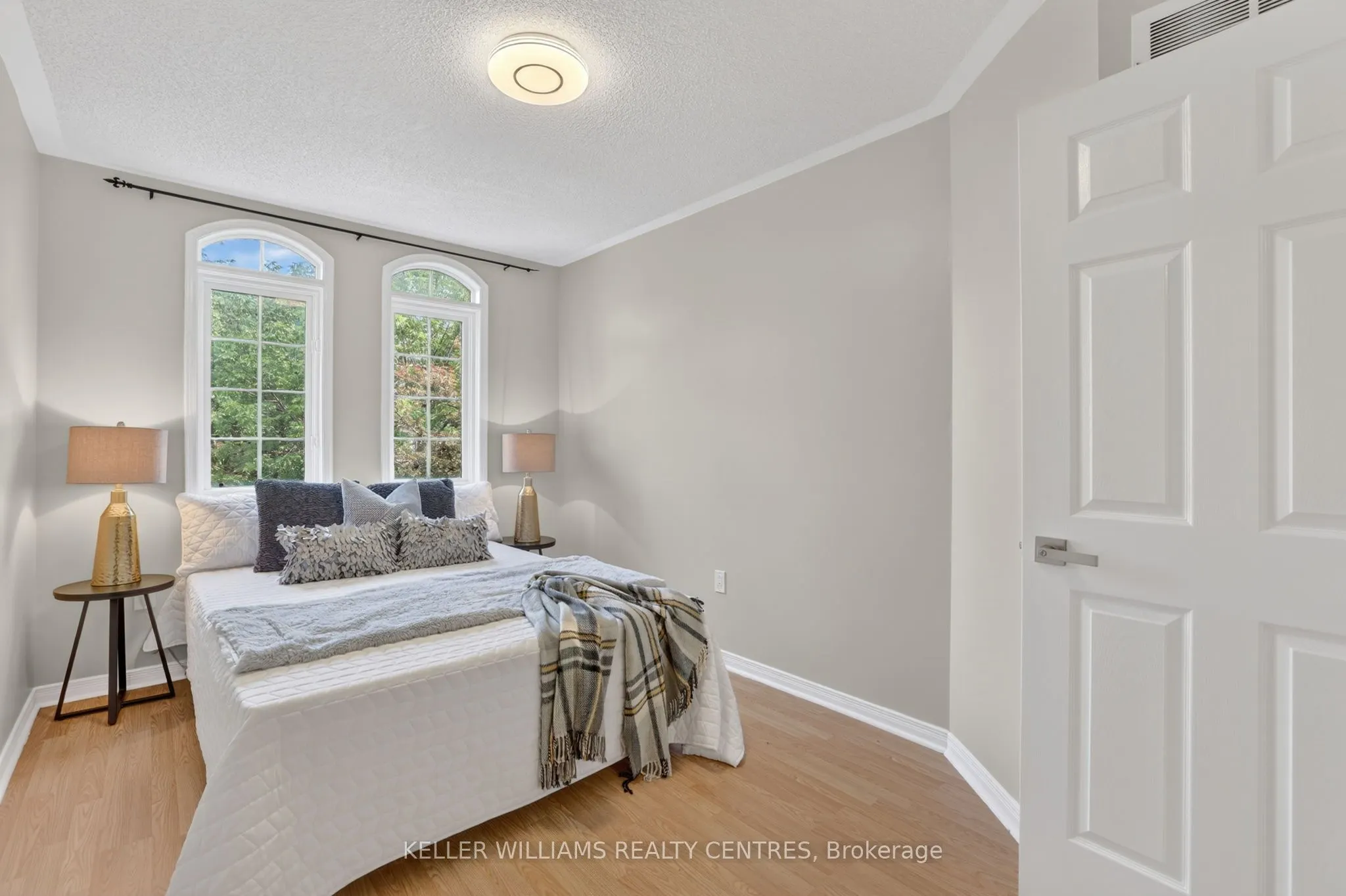 120 Woodroof Crescent