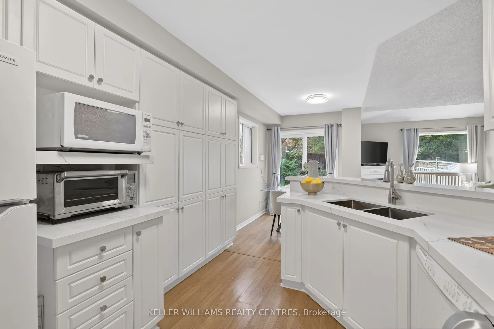 120 Woodroof Crescent