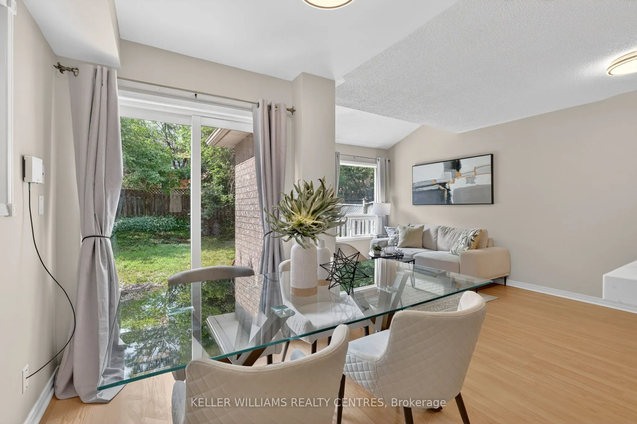 120 Woodroof Crescent