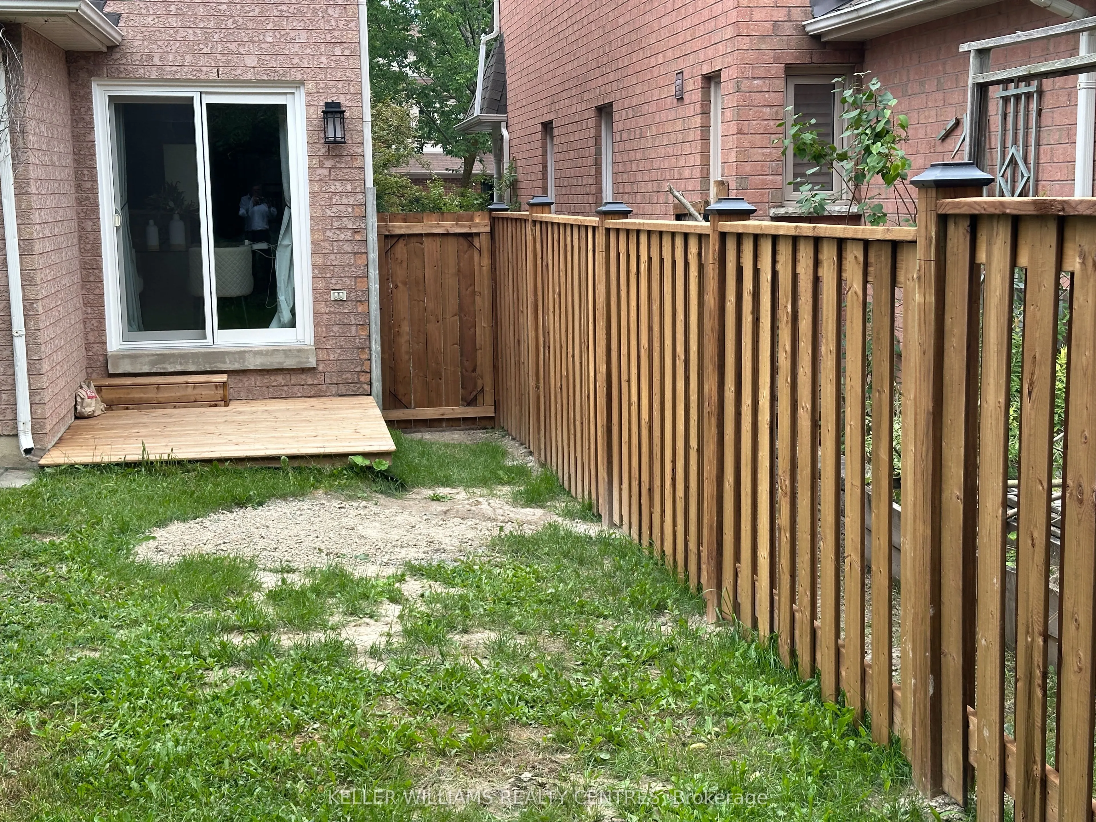 120 Woodroof Crescent