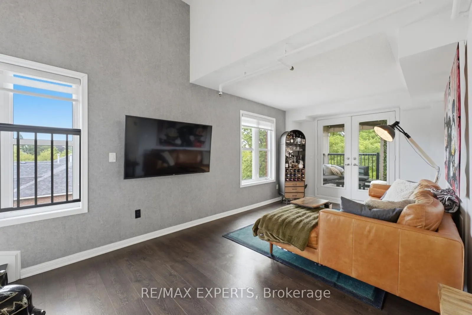 9589 Keele Street #301