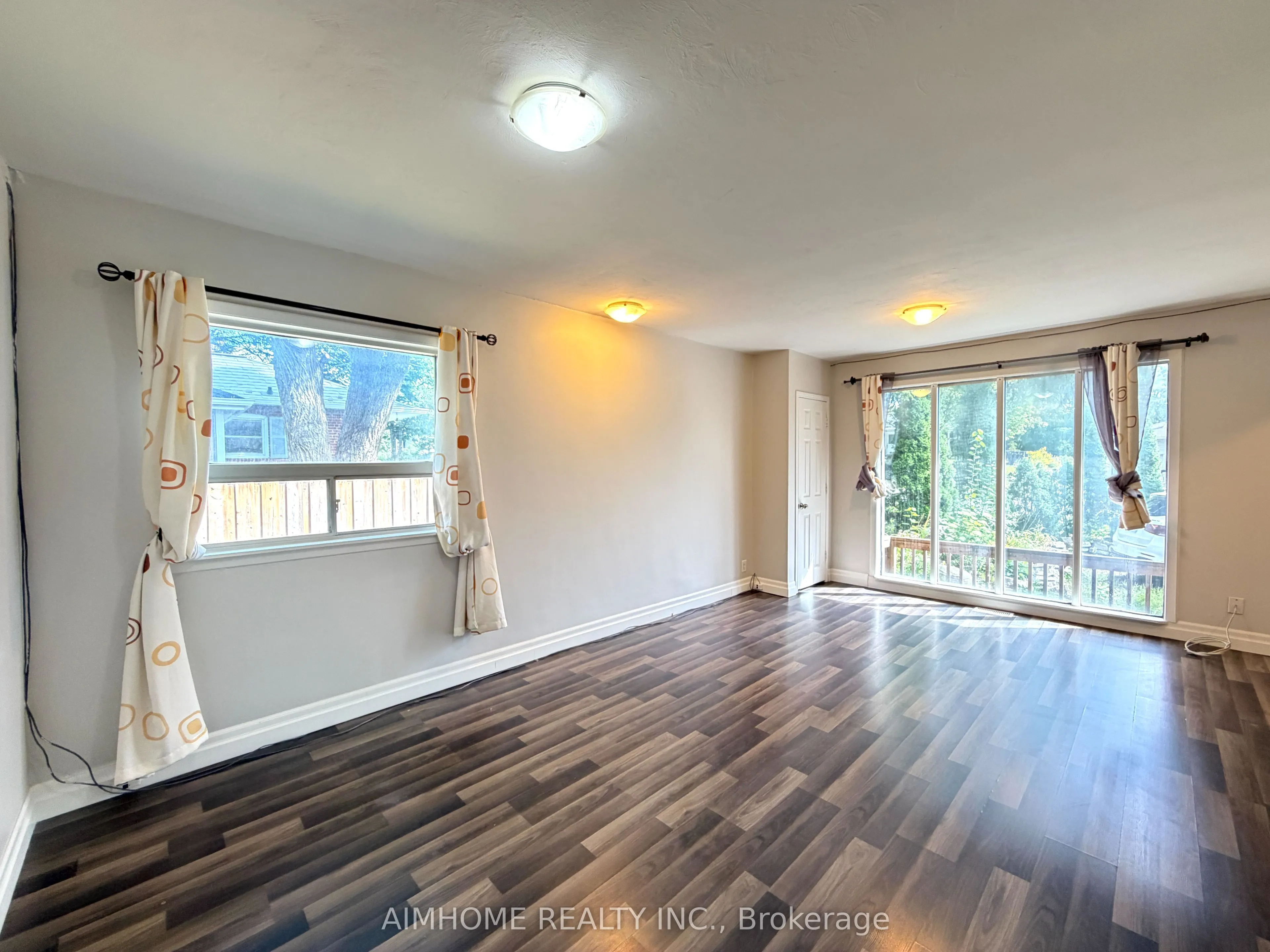 887 Srigley Street #Main