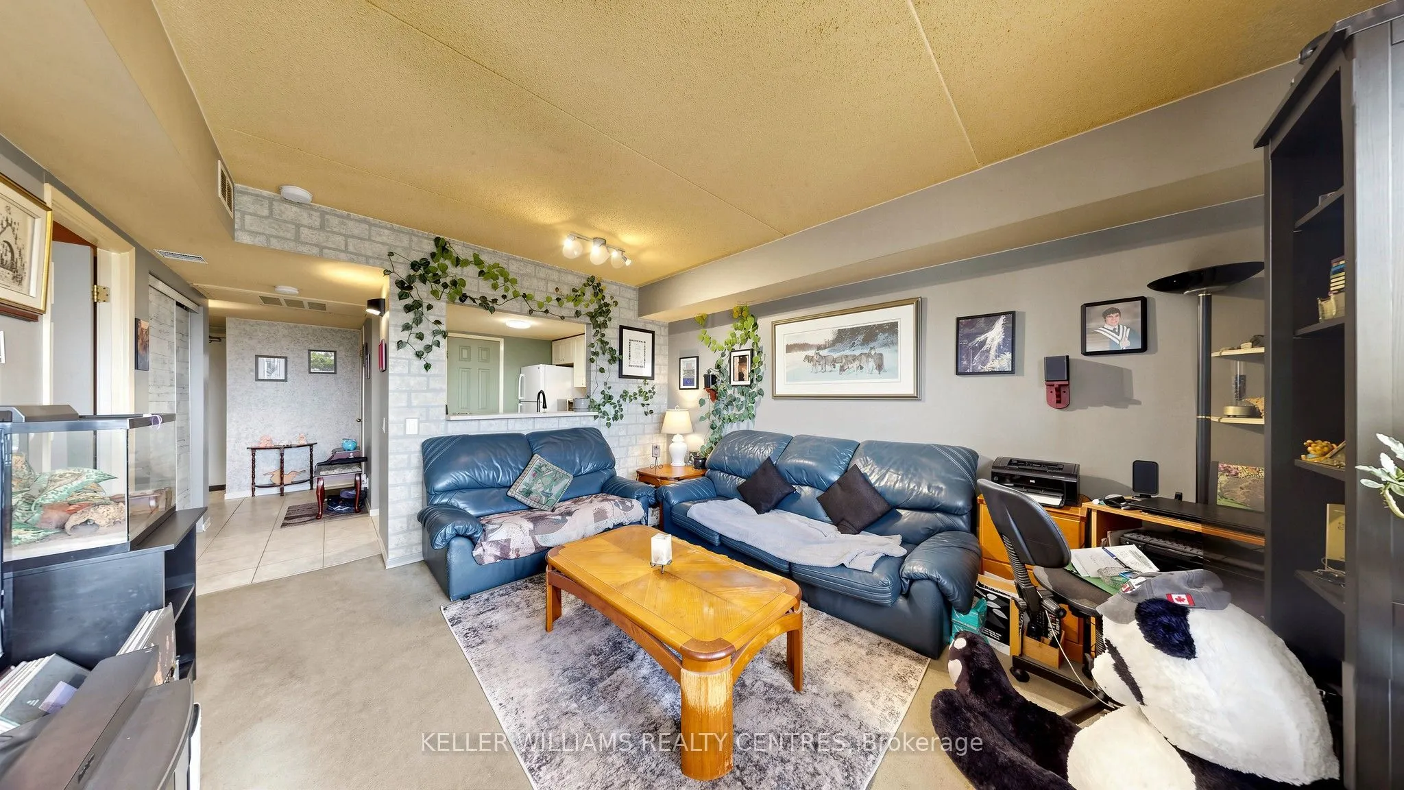 160 Wellington Street E #417