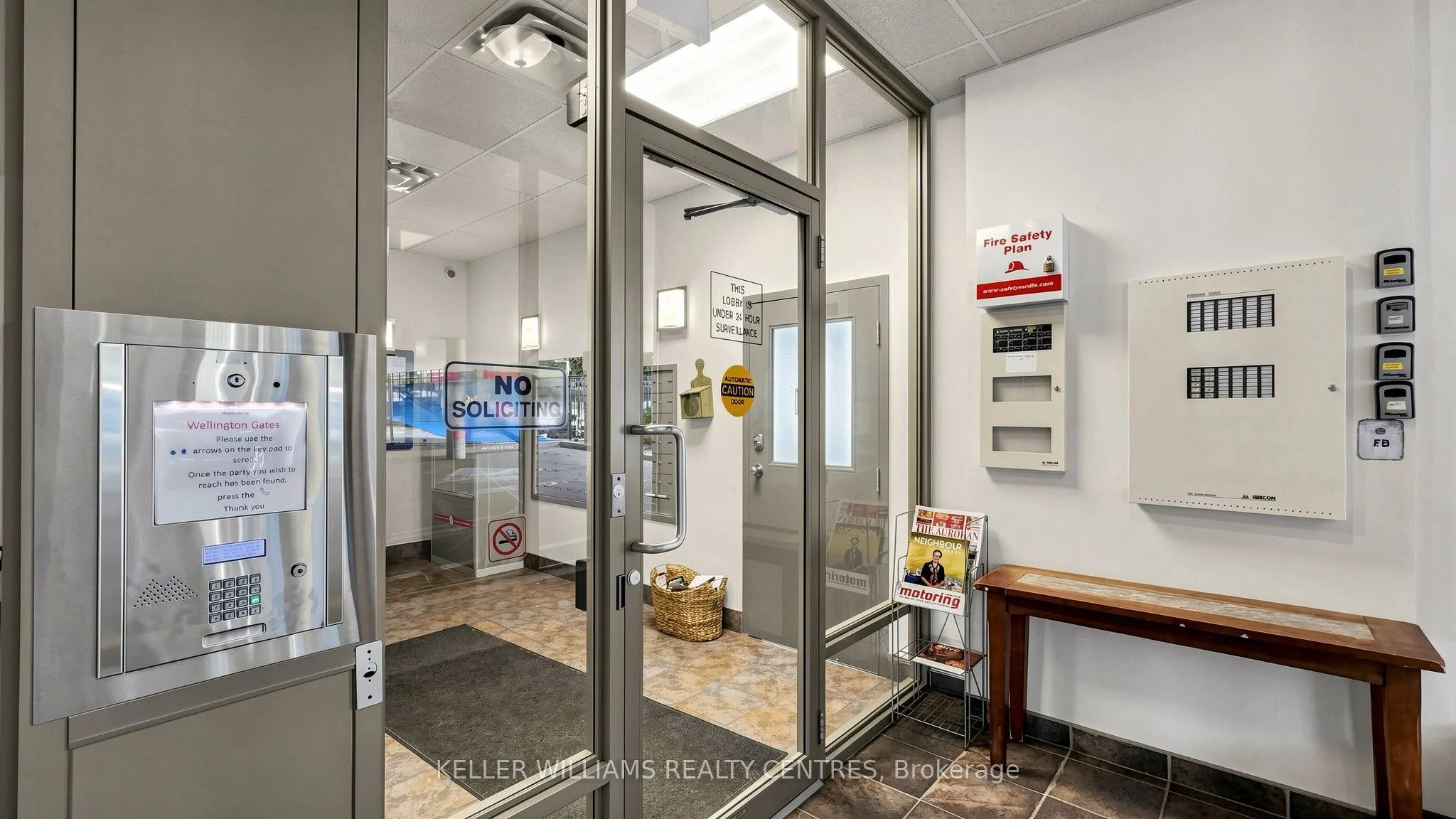160 Wellington Street E #417