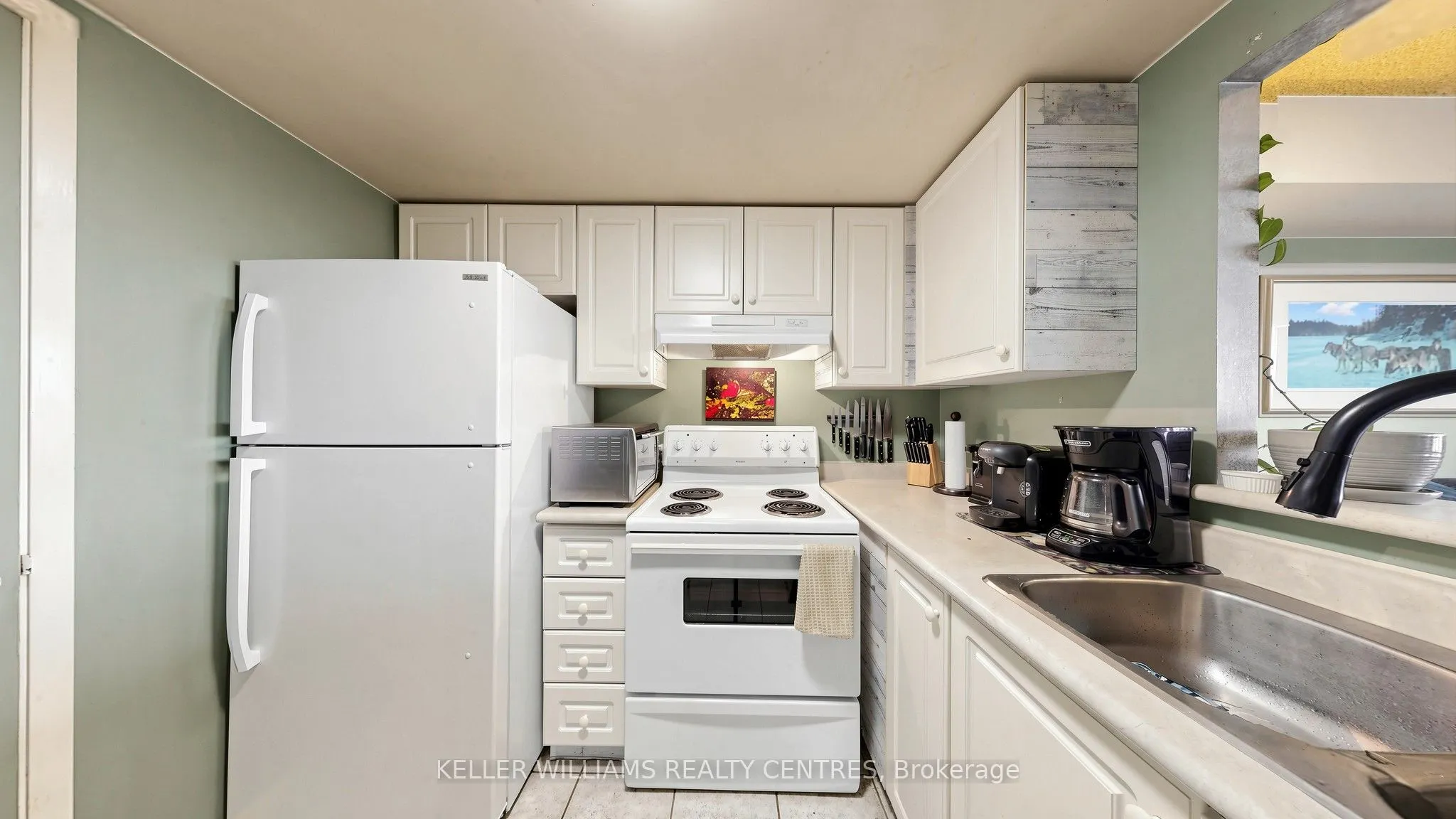 160 Wellington Street E #417