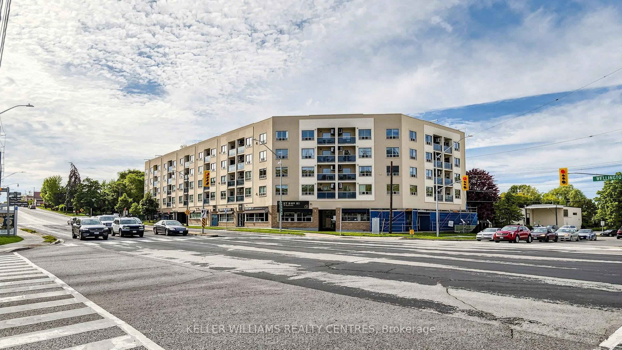 160 Wellington Street E #417