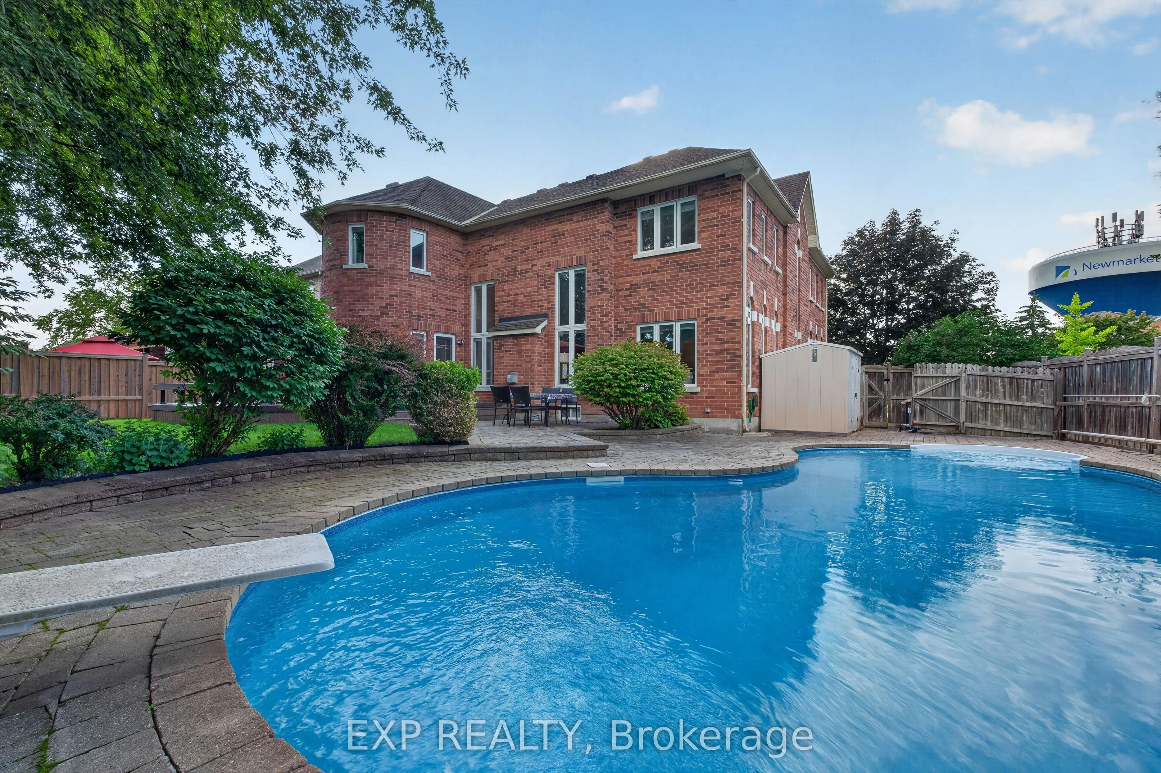 735 Foxcroft Boulevard