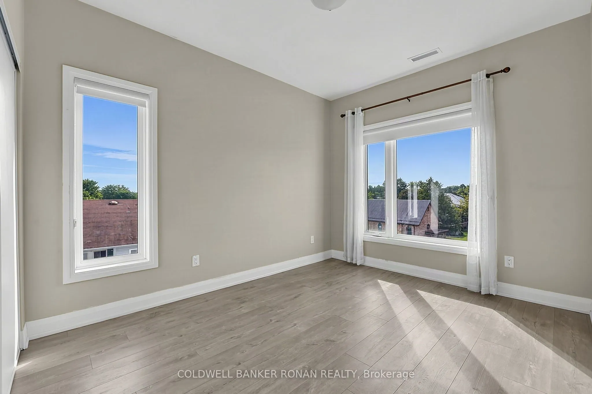 64 Queen Street S #502