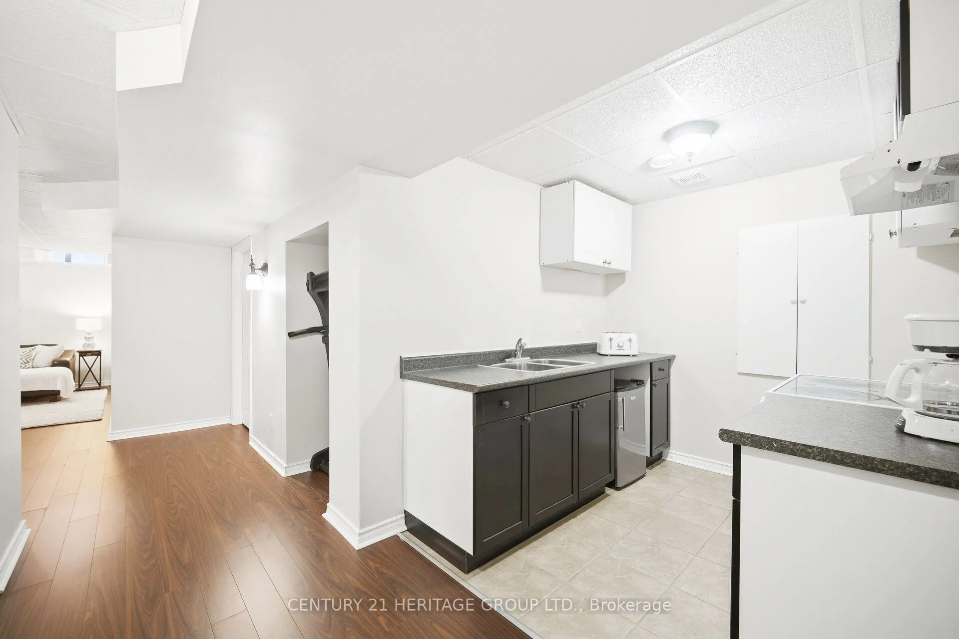 46 Snowy Meadow Avenue