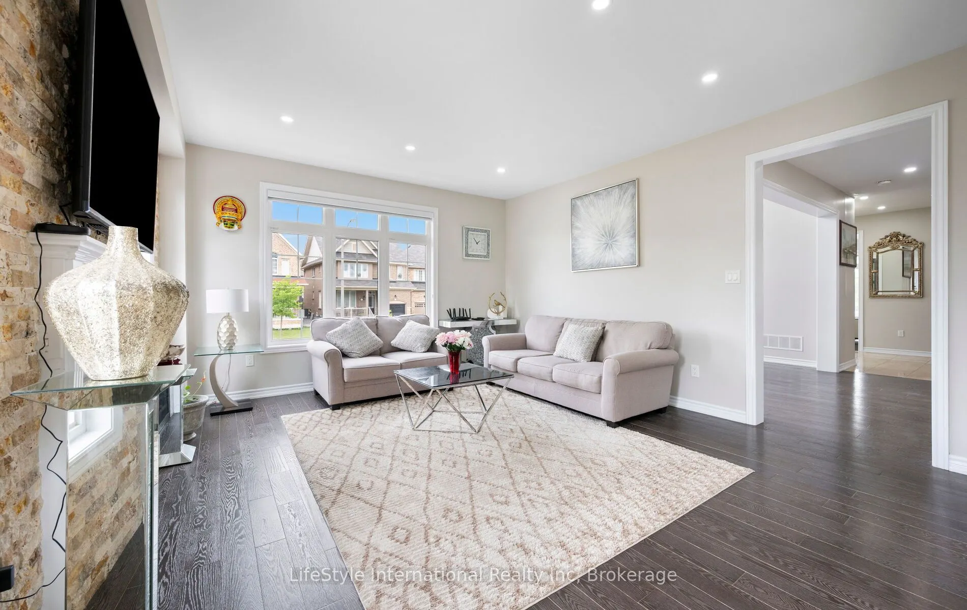 48 Hawke Crescent